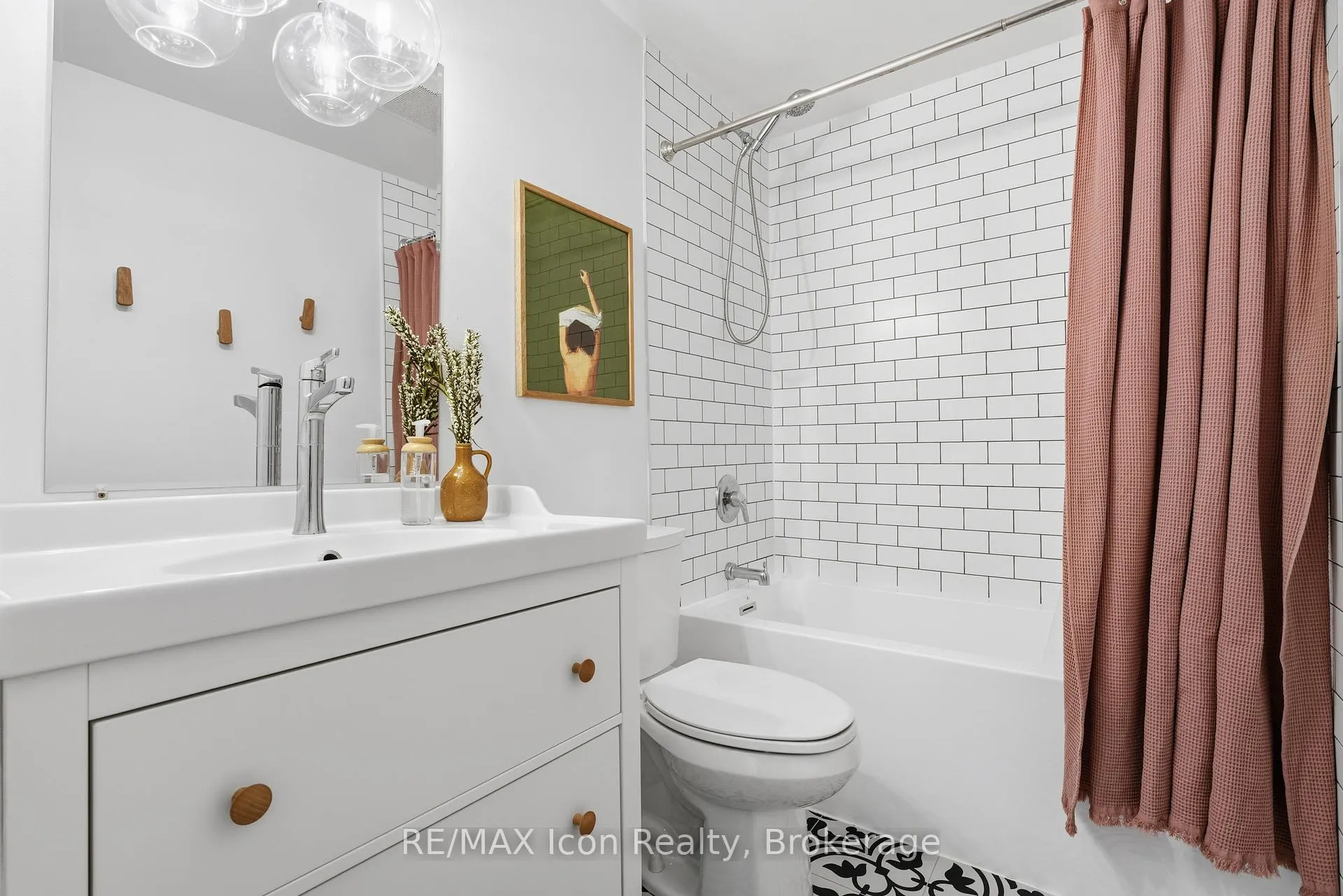 Photo 19 of 121 Moss Place, Guelph, Kortright West — HOMEH