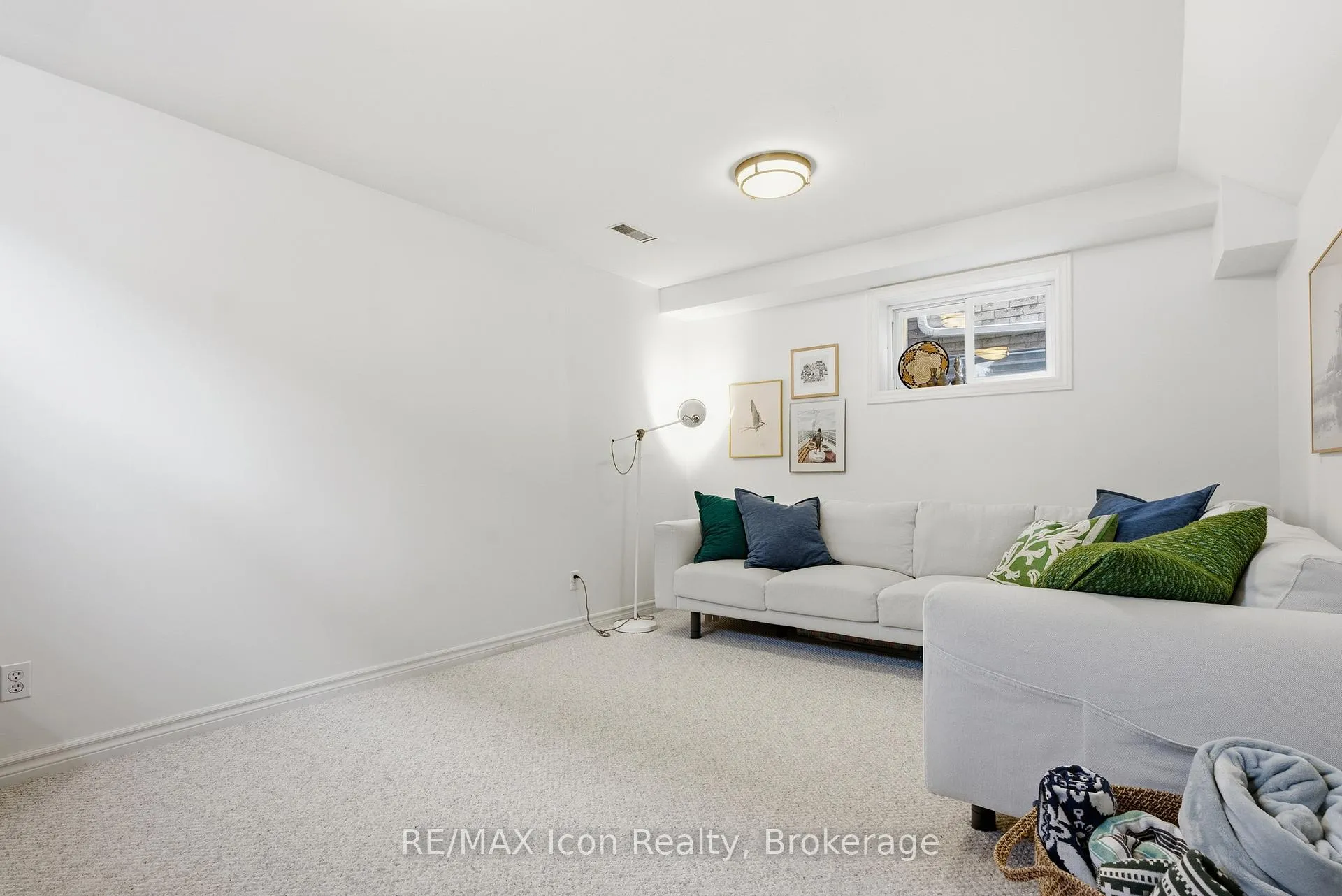Photo 25 of 121 Moss Place, Guelph, Kortright West — HOMEH
