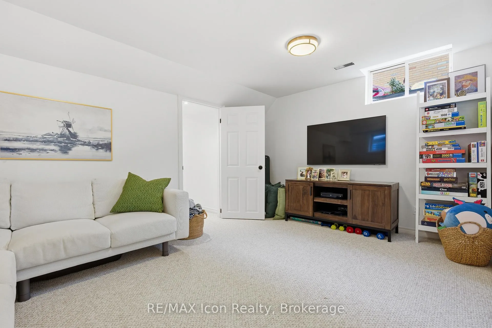 Photo 27 of 121 Moss Place, Guelph, Kortright West — HOMEH
