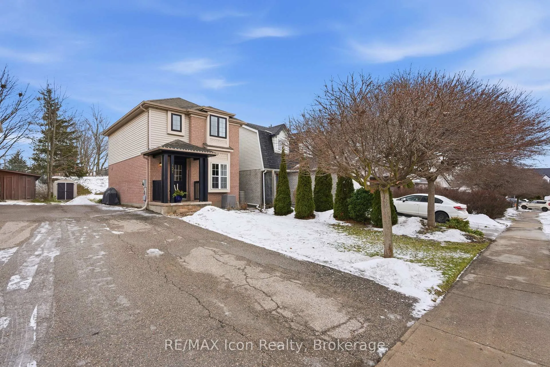 Photo 29 of 121 Moss Place, Guelph, Kortright West — HOMEH