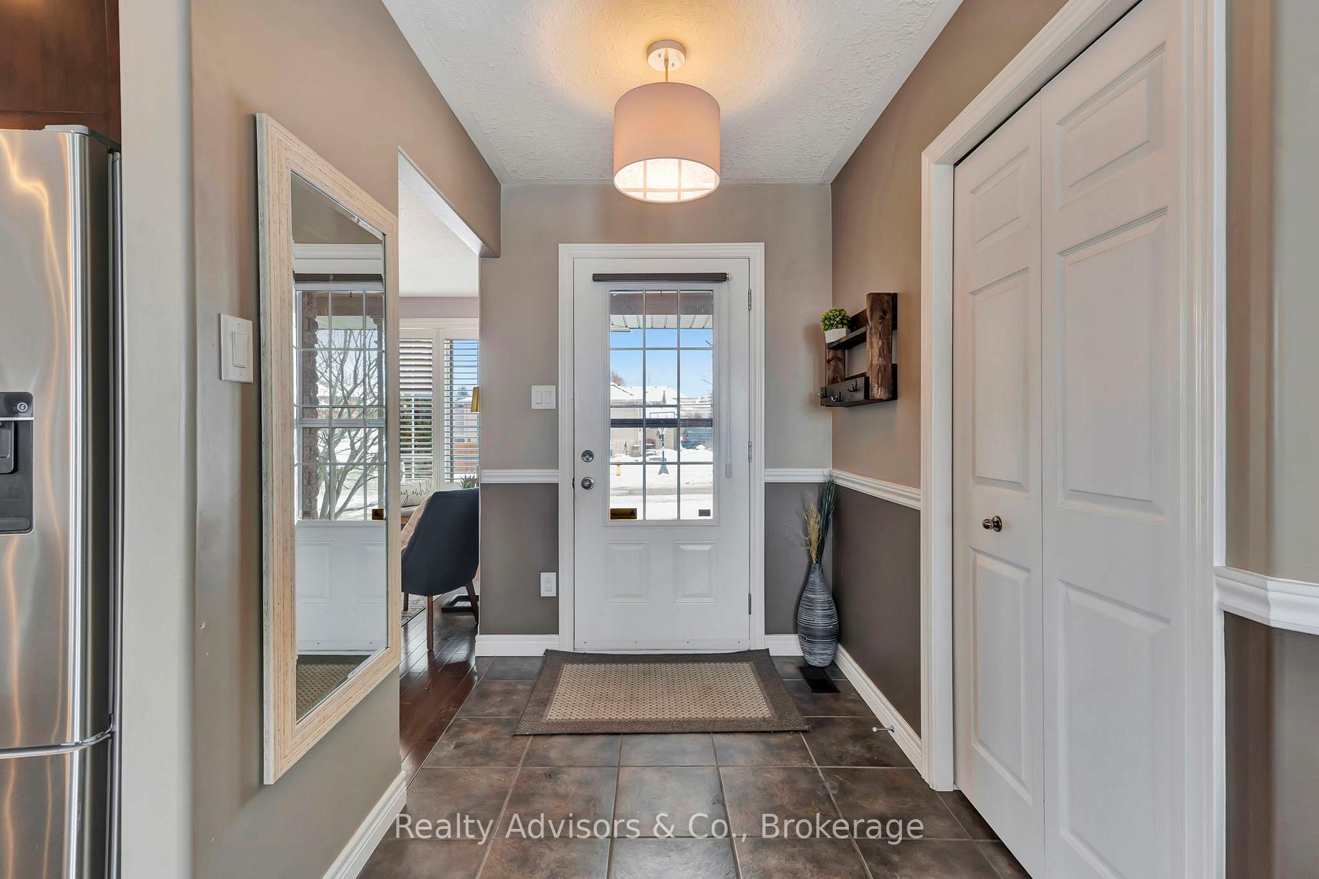 Photo 3 of 56 Southampton Drive, Brant, Brantford Twp — HOMEH