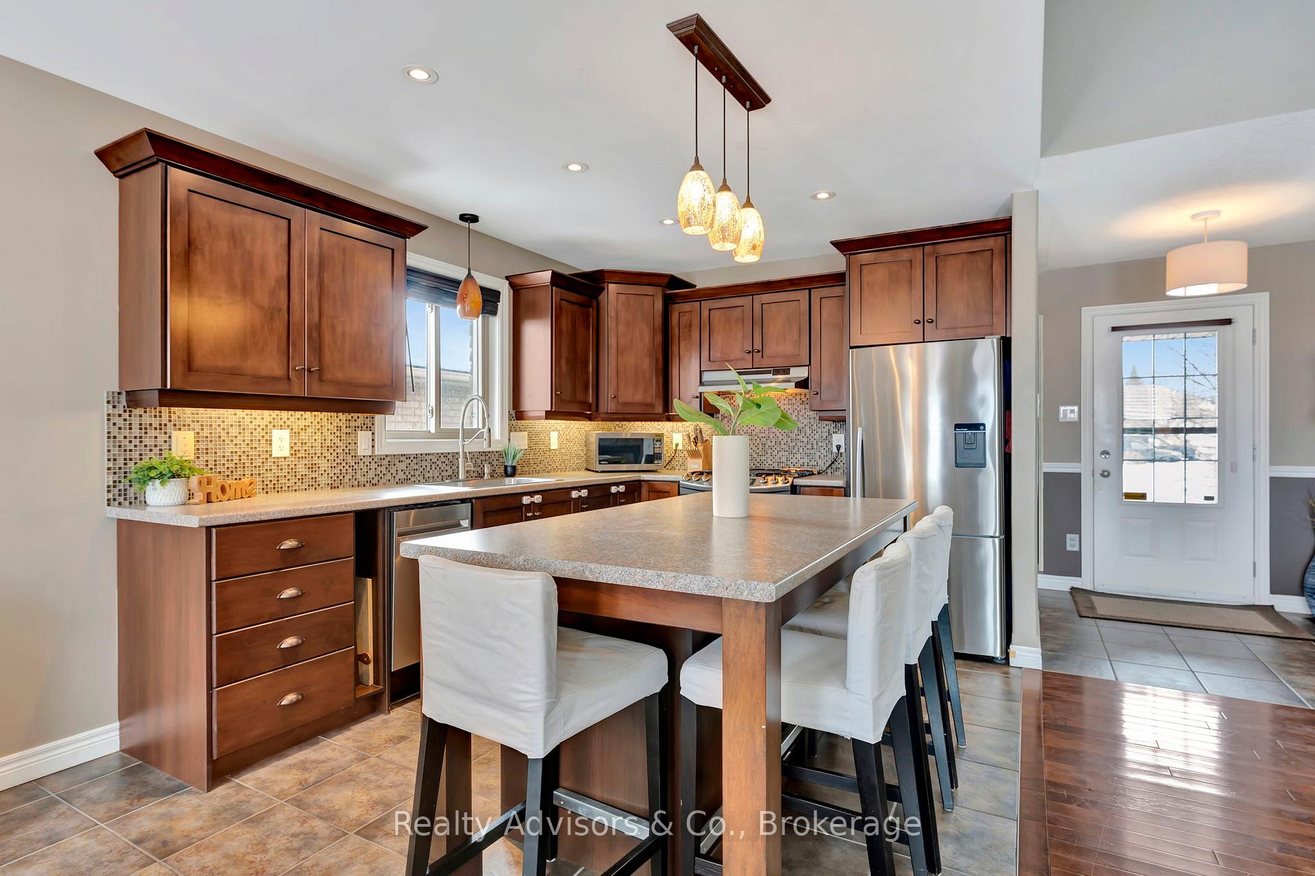 Photo 9 of 56 Southampton Drive, Brant, Brantford Twp — HOMEH
