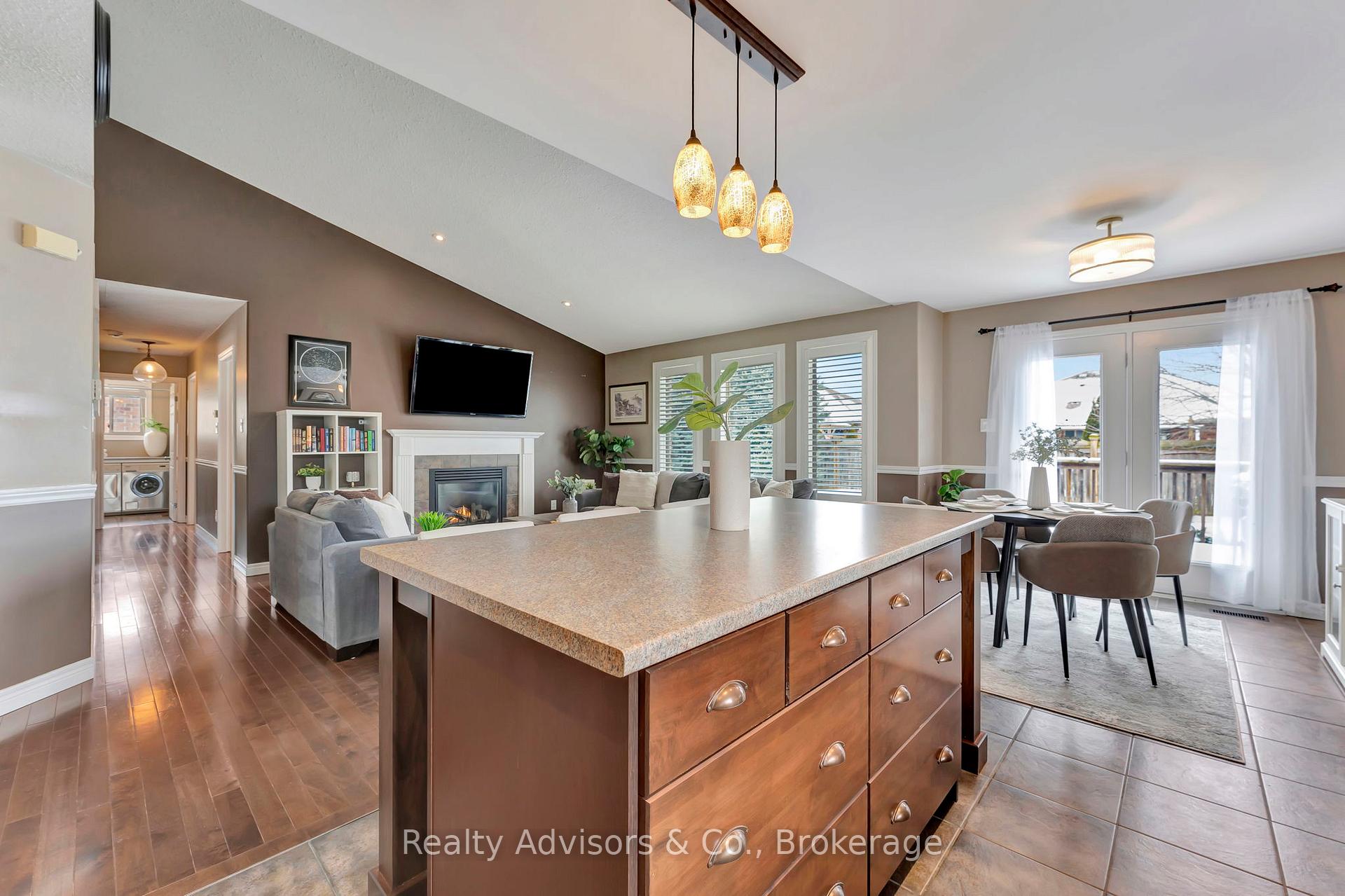 Photo 11 of 56 Southampton Drive, Brant, Brantford Twp — HOMEH