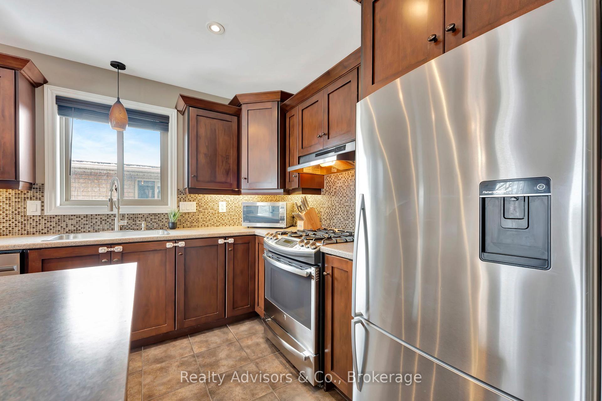 Photo 12 of 56 Southampton Drive, Brant, Brantford Twp — HOMEH