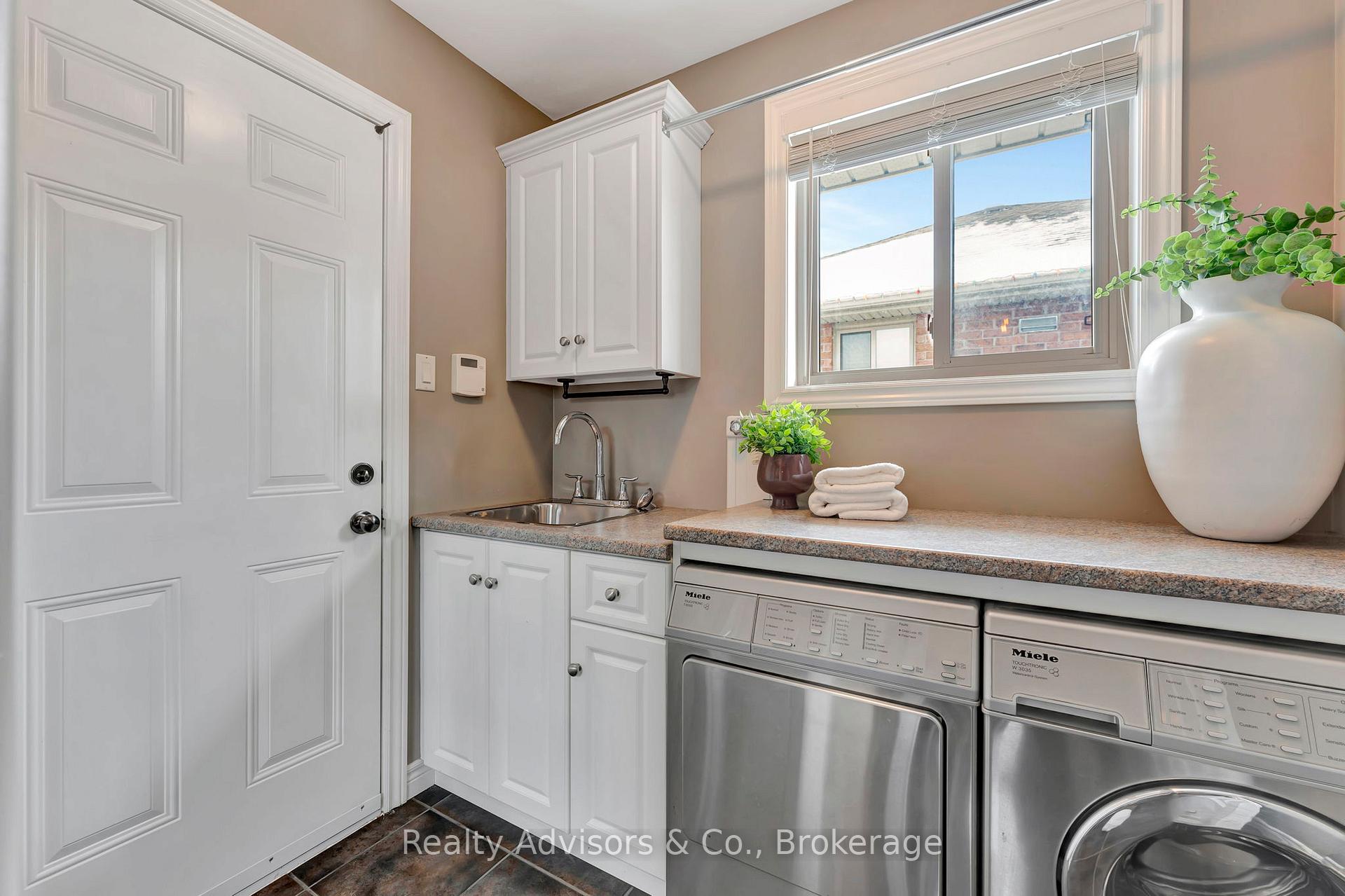Photo 23 of 56 Southampton Drive, Brant, Brantford Twp — HOMEH