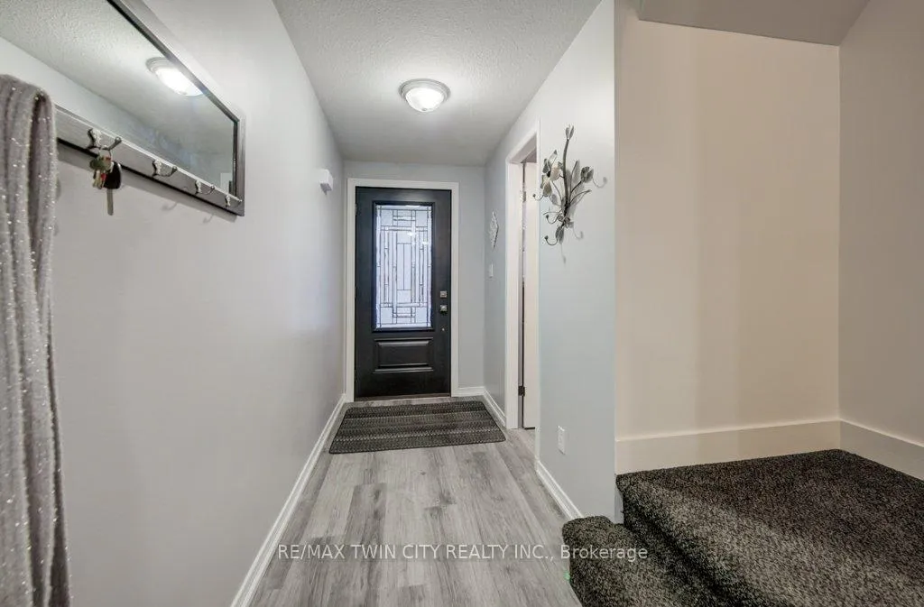 Photo 3 of 33 Orchid Crescent, Waterloo — HOMEH