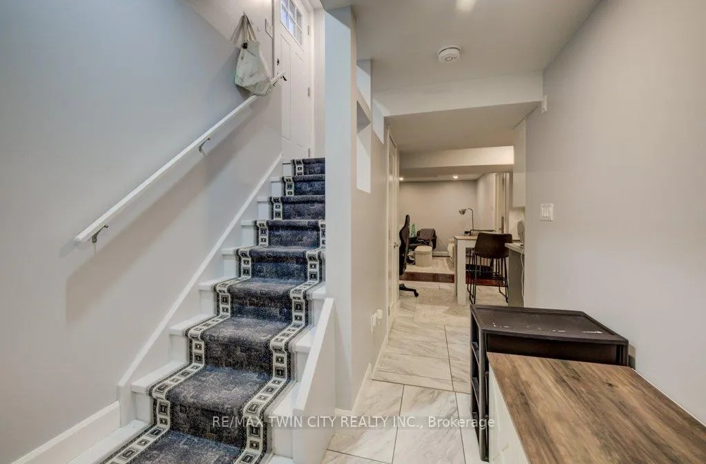Photo 19 of 33 Orchid Crescent, Waterloo — HOMEH