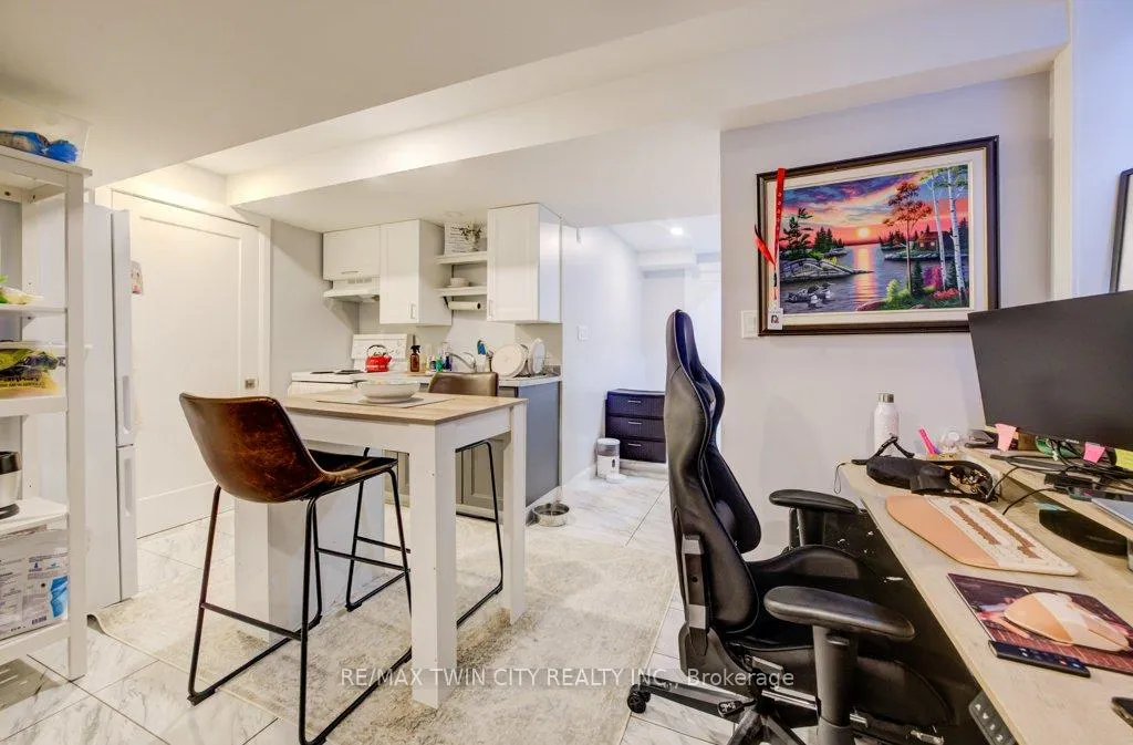 Photo 22 of 33 Orchid Crescent, Waterloo — HOMEH