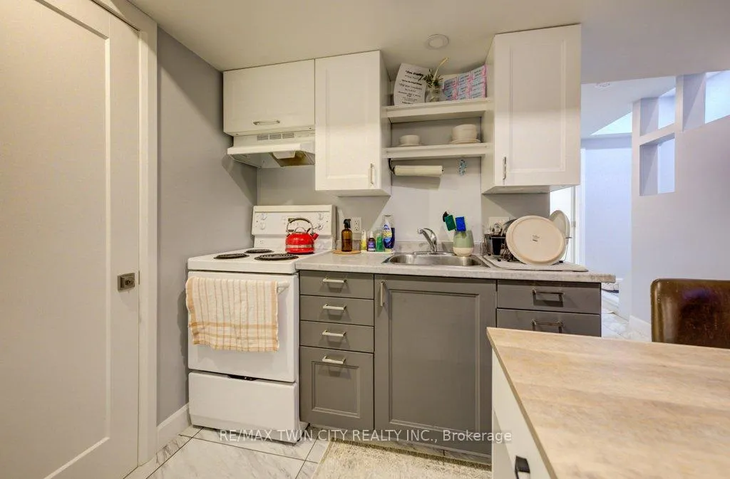 Photo 25 of 33 Orchid Crescent, Waterloo — HOMEH