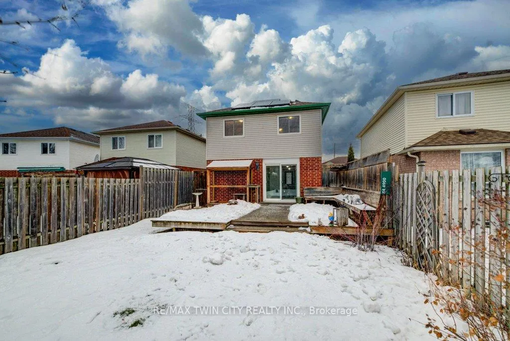 Photo 30 of 33 Orchid Crescent, Waterloo — HOMEH