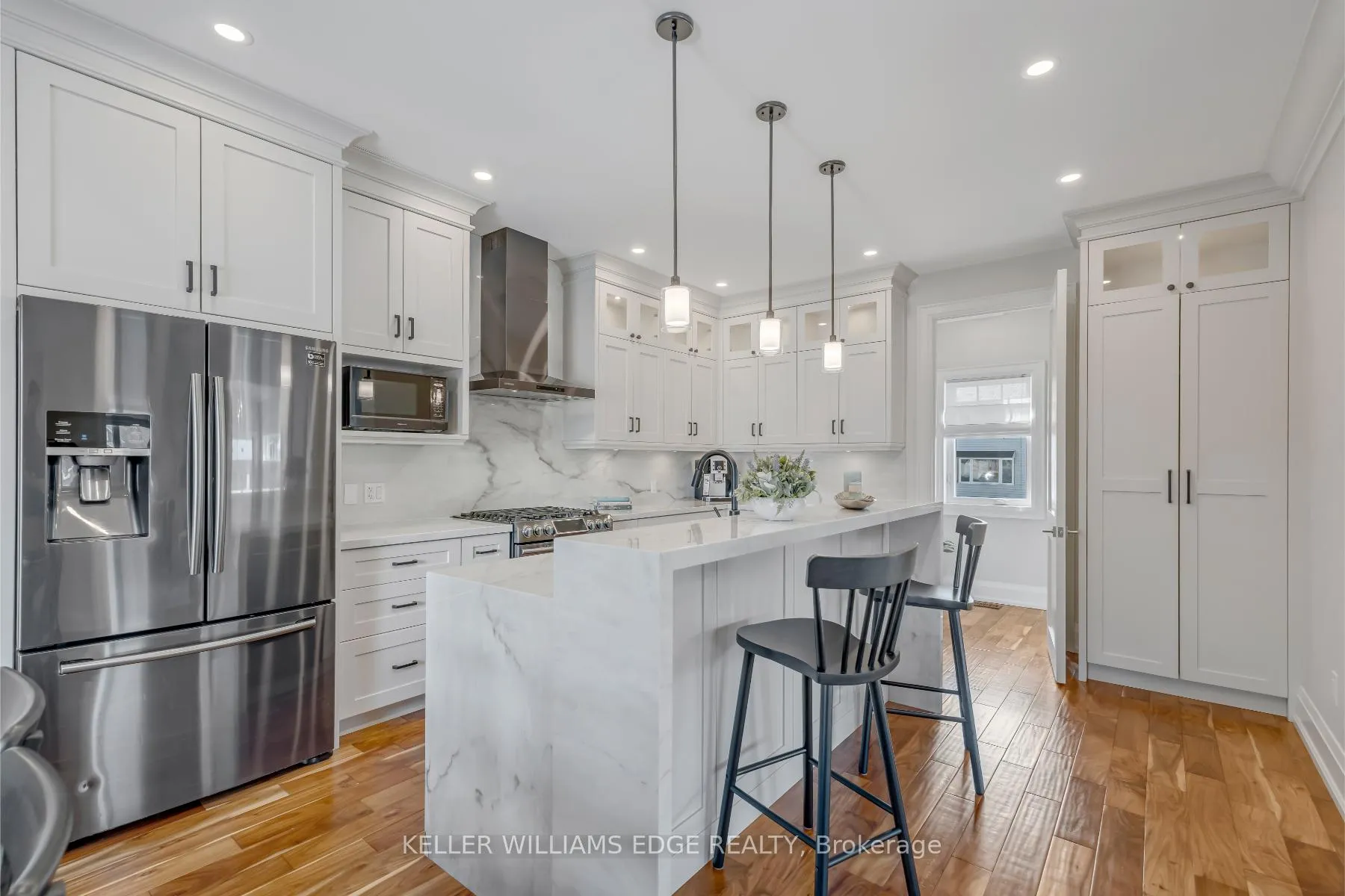 Photo 8 of 6 Credit Street, Halton Hills, Glen Williams — HOMEH