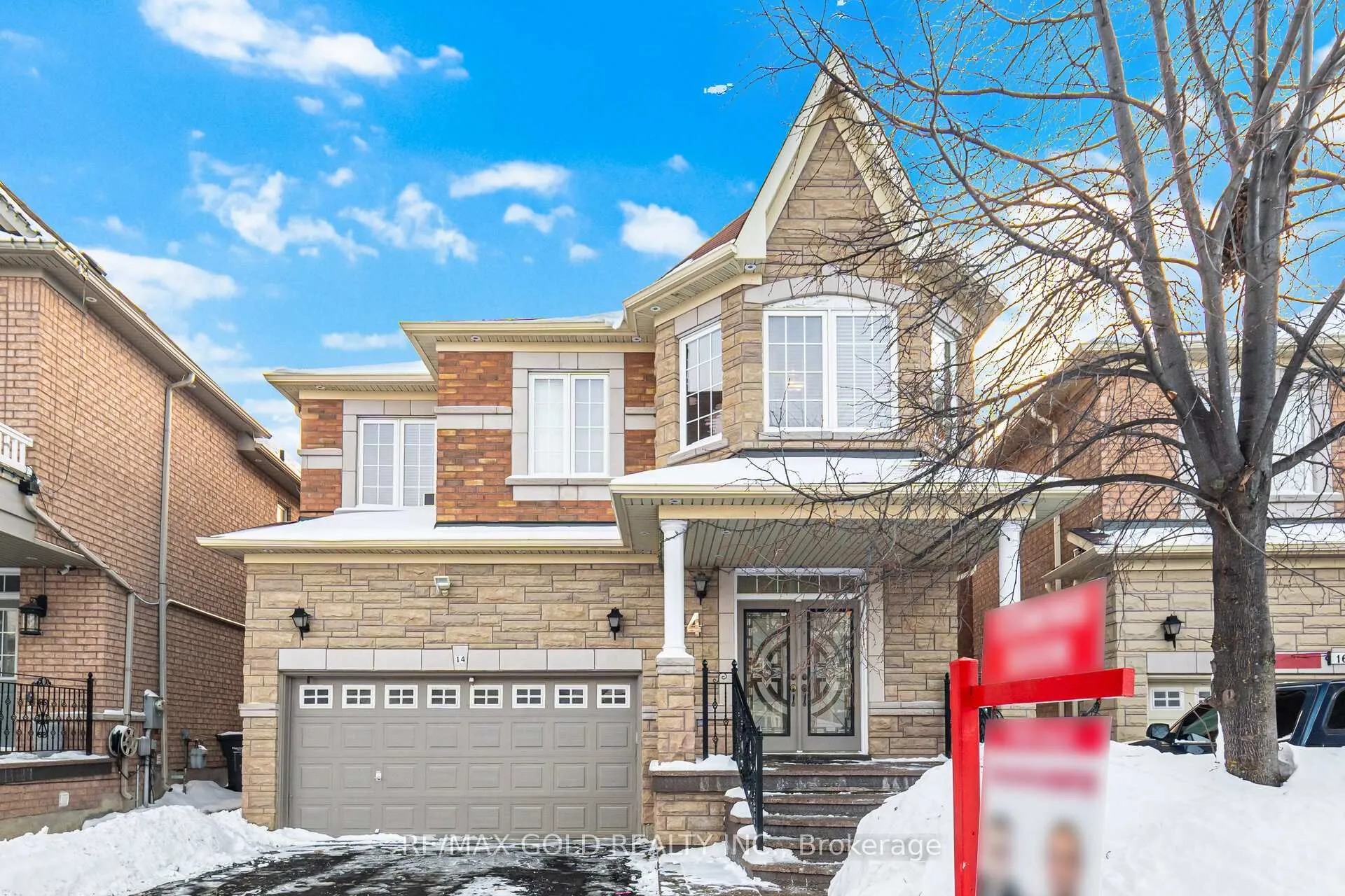 Front of 14 Ledgerock Road