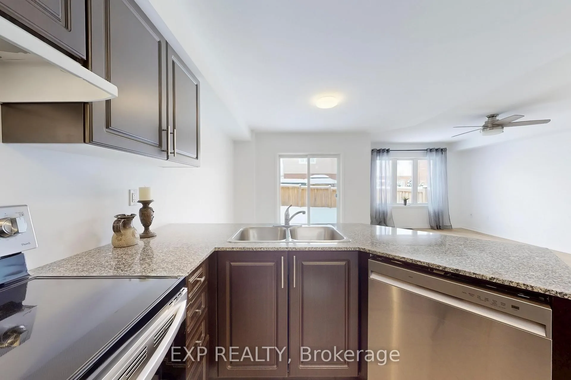 Photo 9 of 60 Fred Jackman Avenue, Clarington, Bowmanville — HOMEH