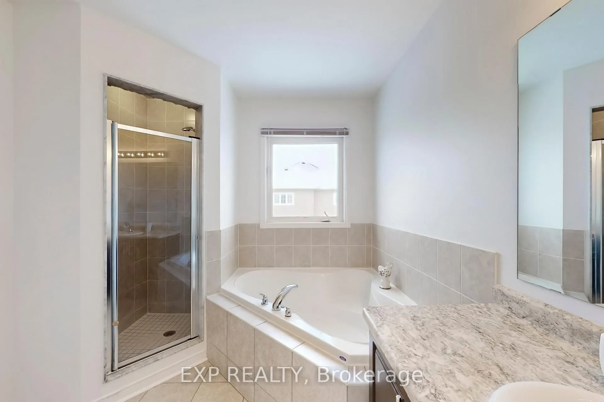 Photo 22 of 60 Fred Jackman Avenue, Clarington, Bowmanville — HOMEH