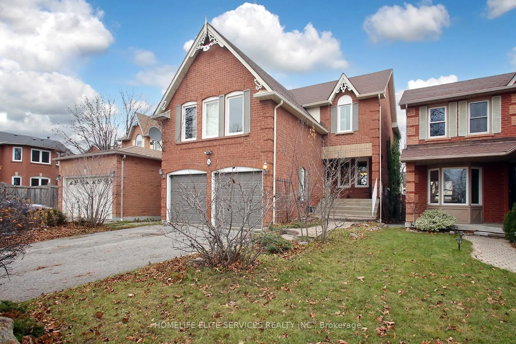 Photo 2 of 58 Hearne Crescent, Ajax, Central — HOMEH