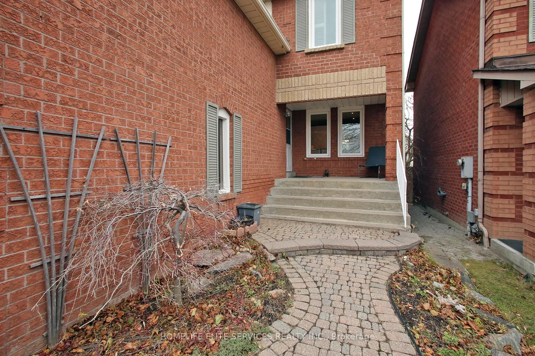 Photo 3 of 58 Hearne Crescent, Ajax, Central — HOMEH