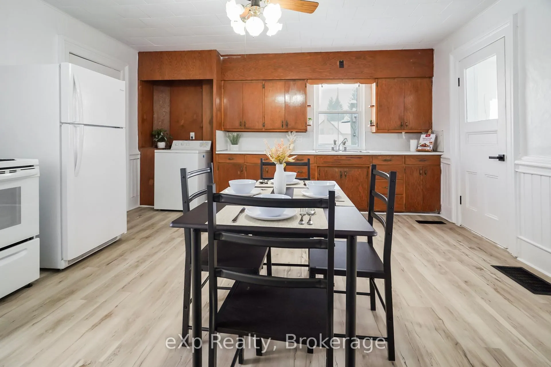 Photo 6 of 25 Ann Street S, Minto — HOMEH