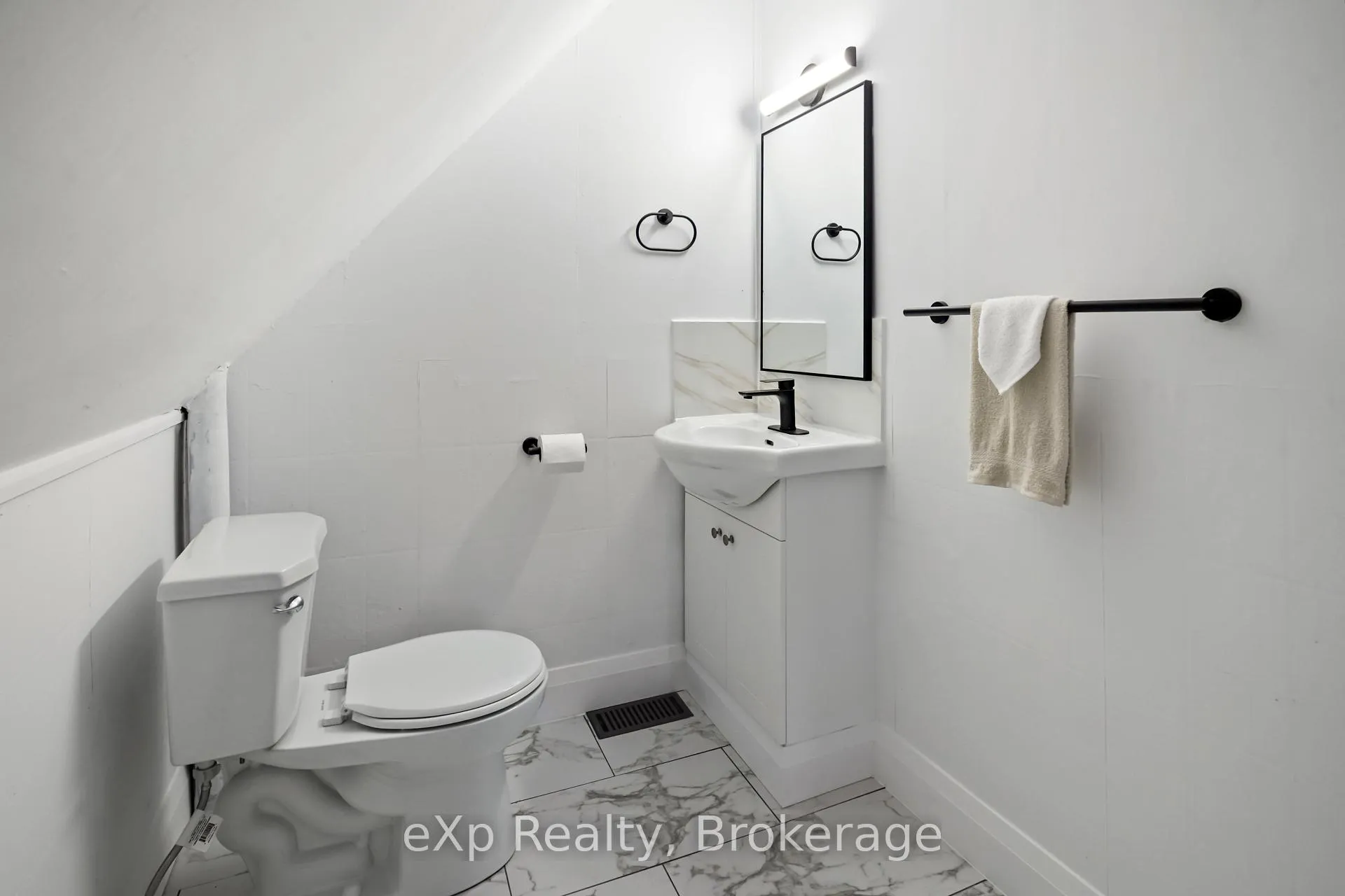 Photo 31 of 25 Ann Street S, Minto — HOMEH