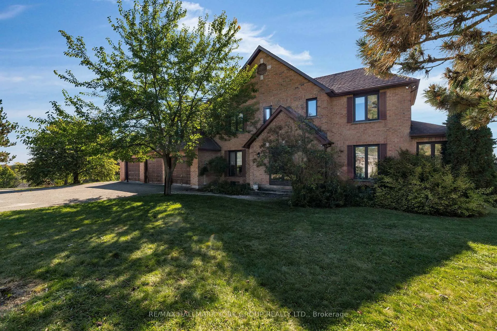 Photo 2 of 33 Matson Drive, Caledon, Palgrave — HOMEH
