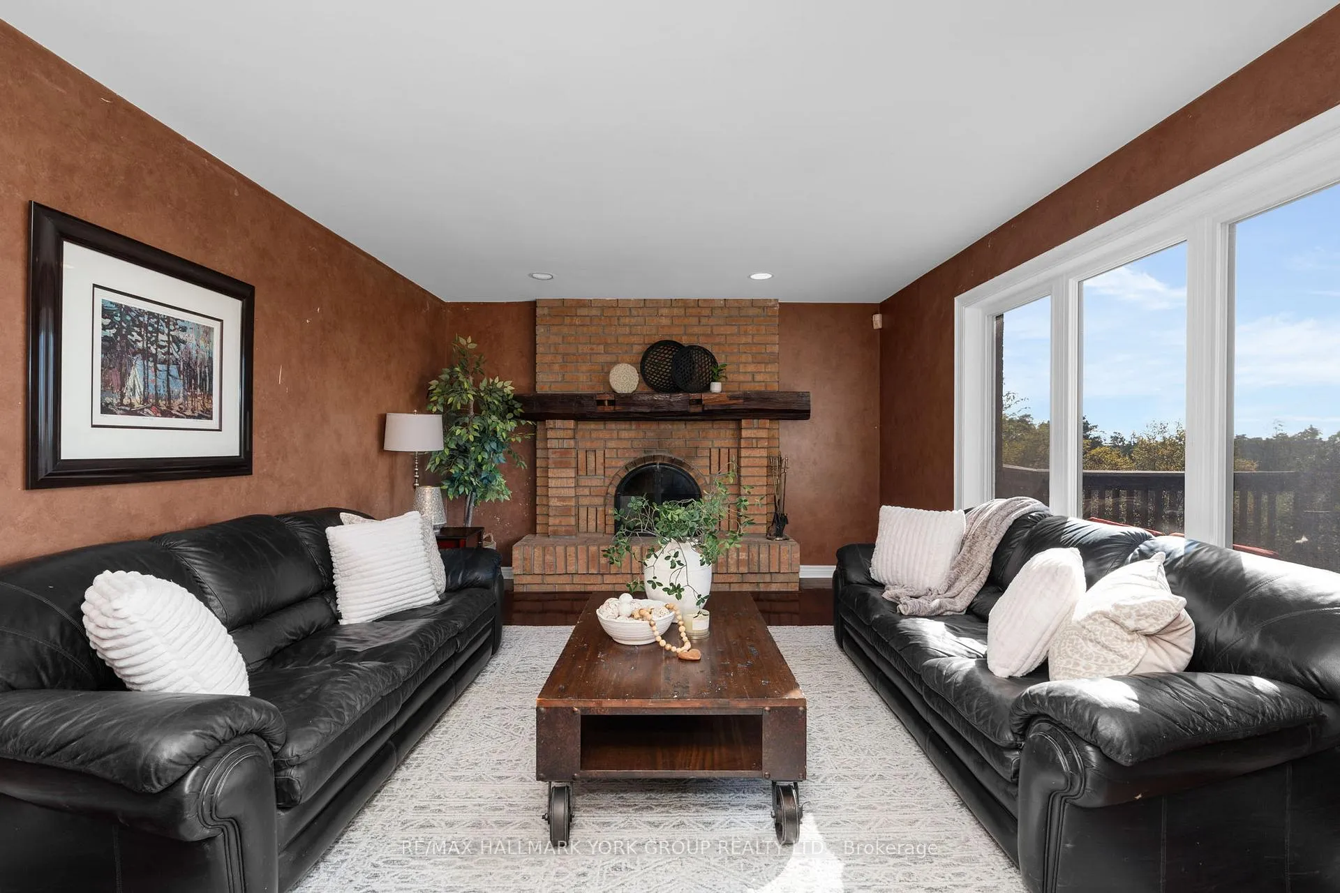 Photo 13 of 33 Matson Drive, Caledon, Palgrave — HOMEH