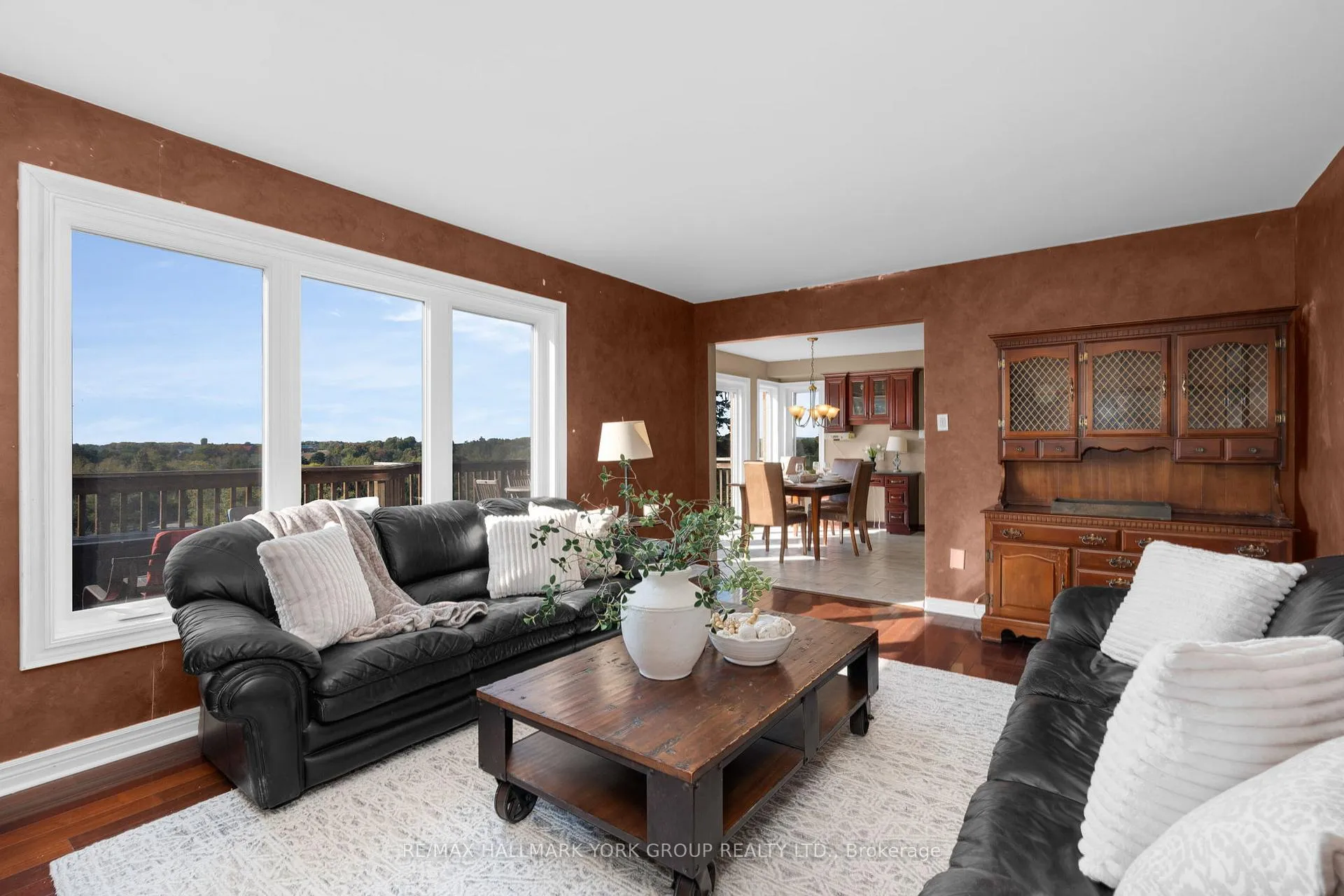 Photo 14 of 33 Matson Drive, Caledon, Palgrave — HOMEH