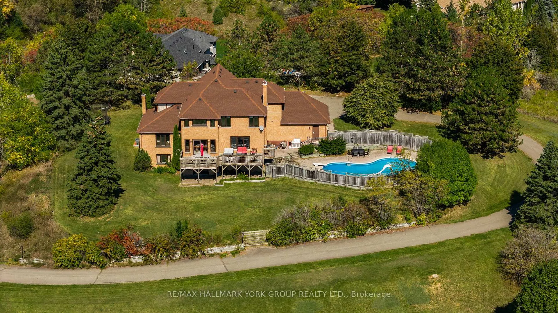 Photo 43 of 33 Matson Drive, Caledon, Palgrave — HOMEH