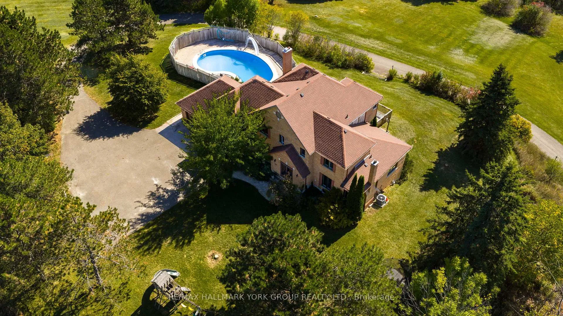 Photo 49 of 33 Matson Drive, Caledon, Palgrave — HOMEH