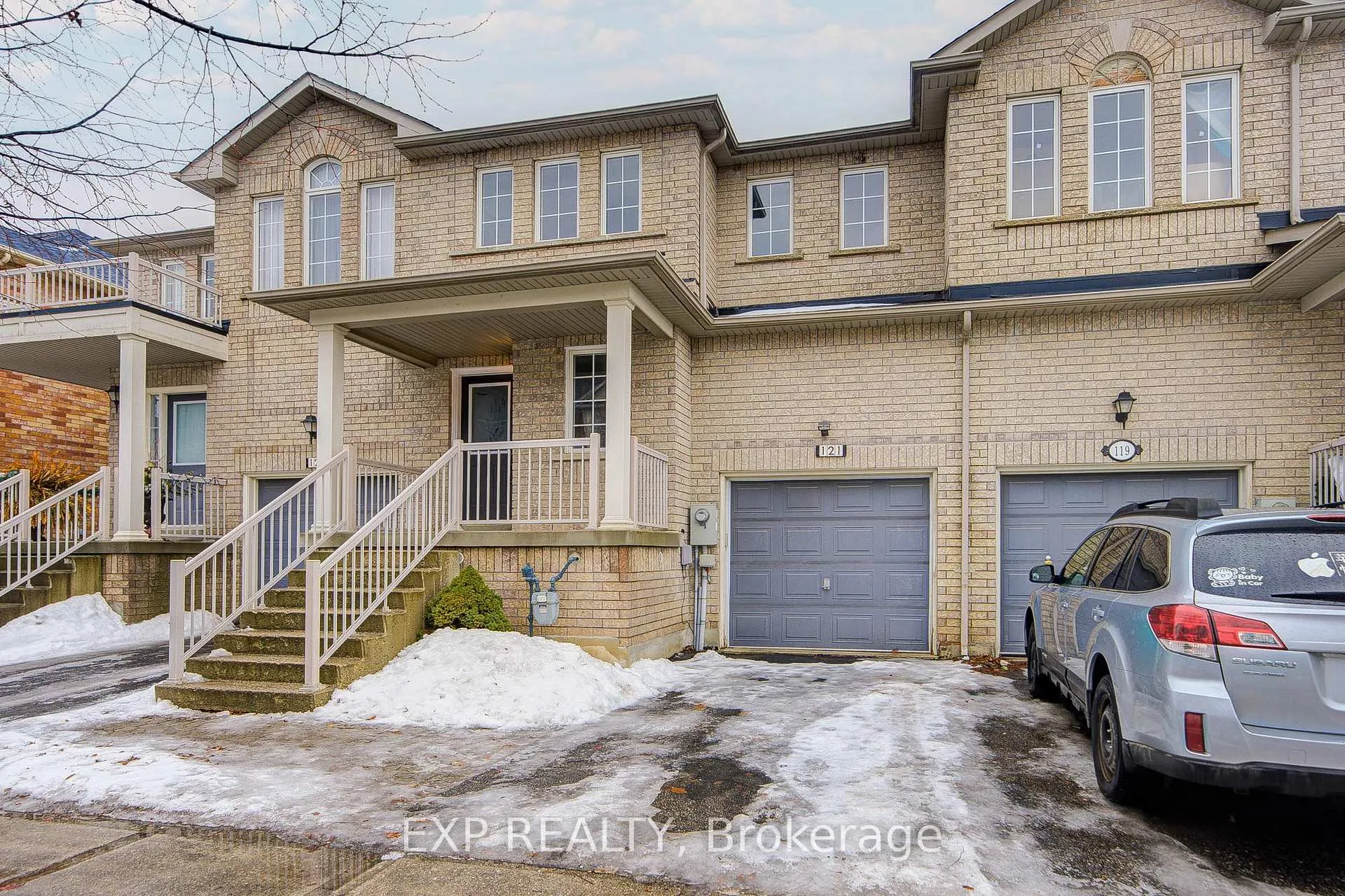 Photo 2 of 121 Hillwood Street, Markham, Berczy — HOMEH
