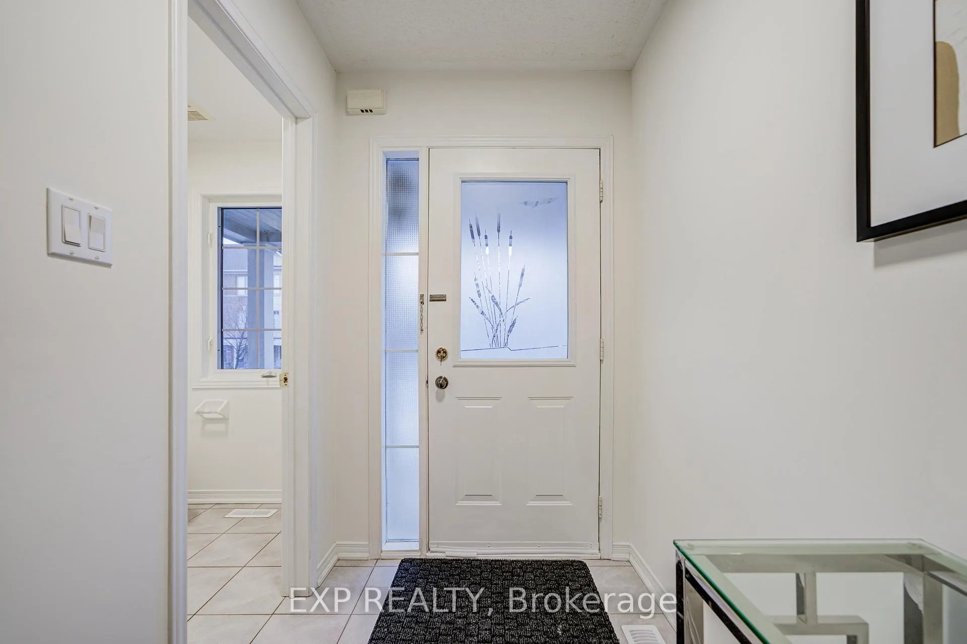Photo 5 of 121 Hillwood Street, Markham, Berczy — HOMEH