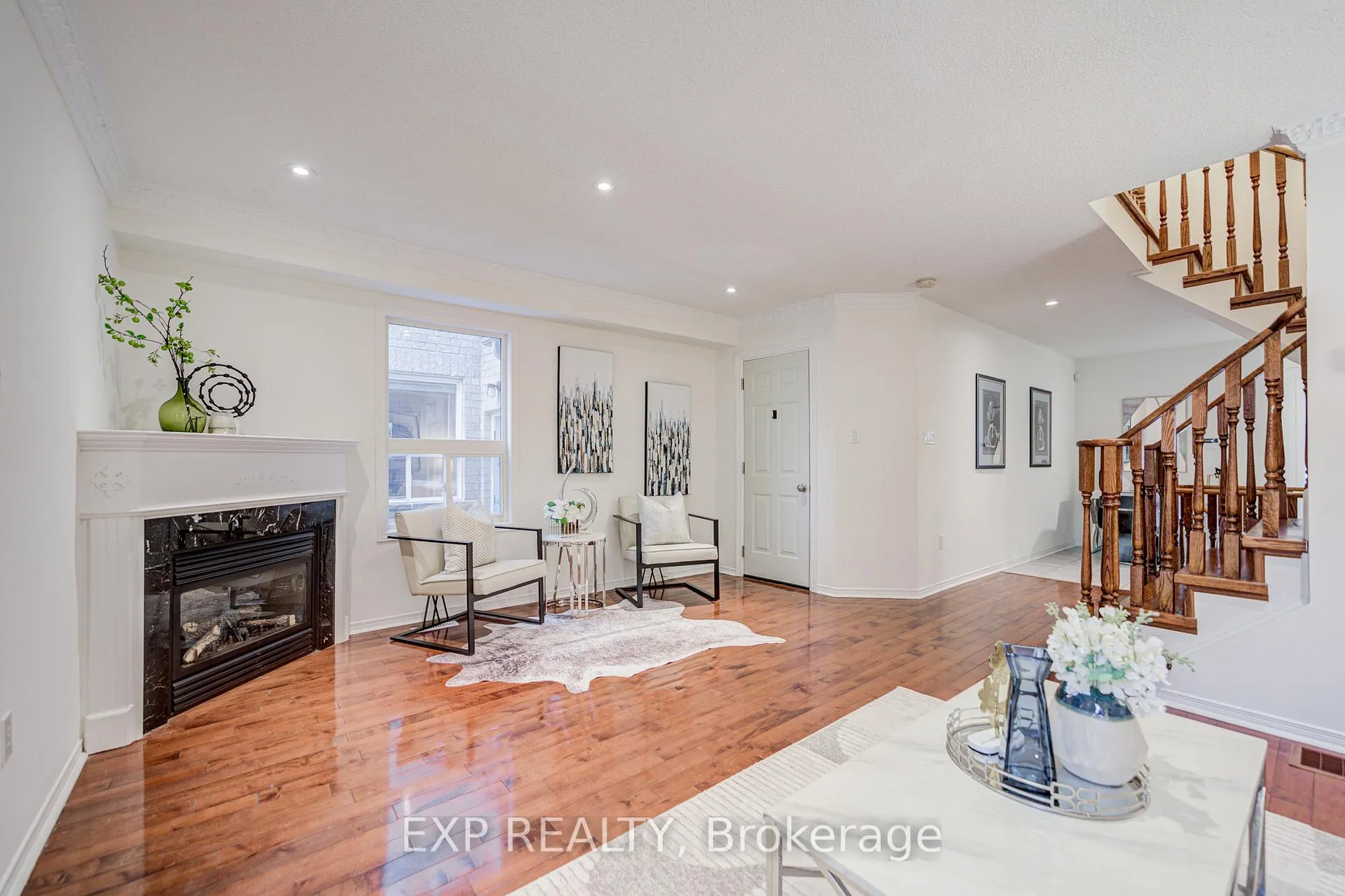 Photo 14 of 121 Hillwood Street, Markham, Berczy — HOMEH