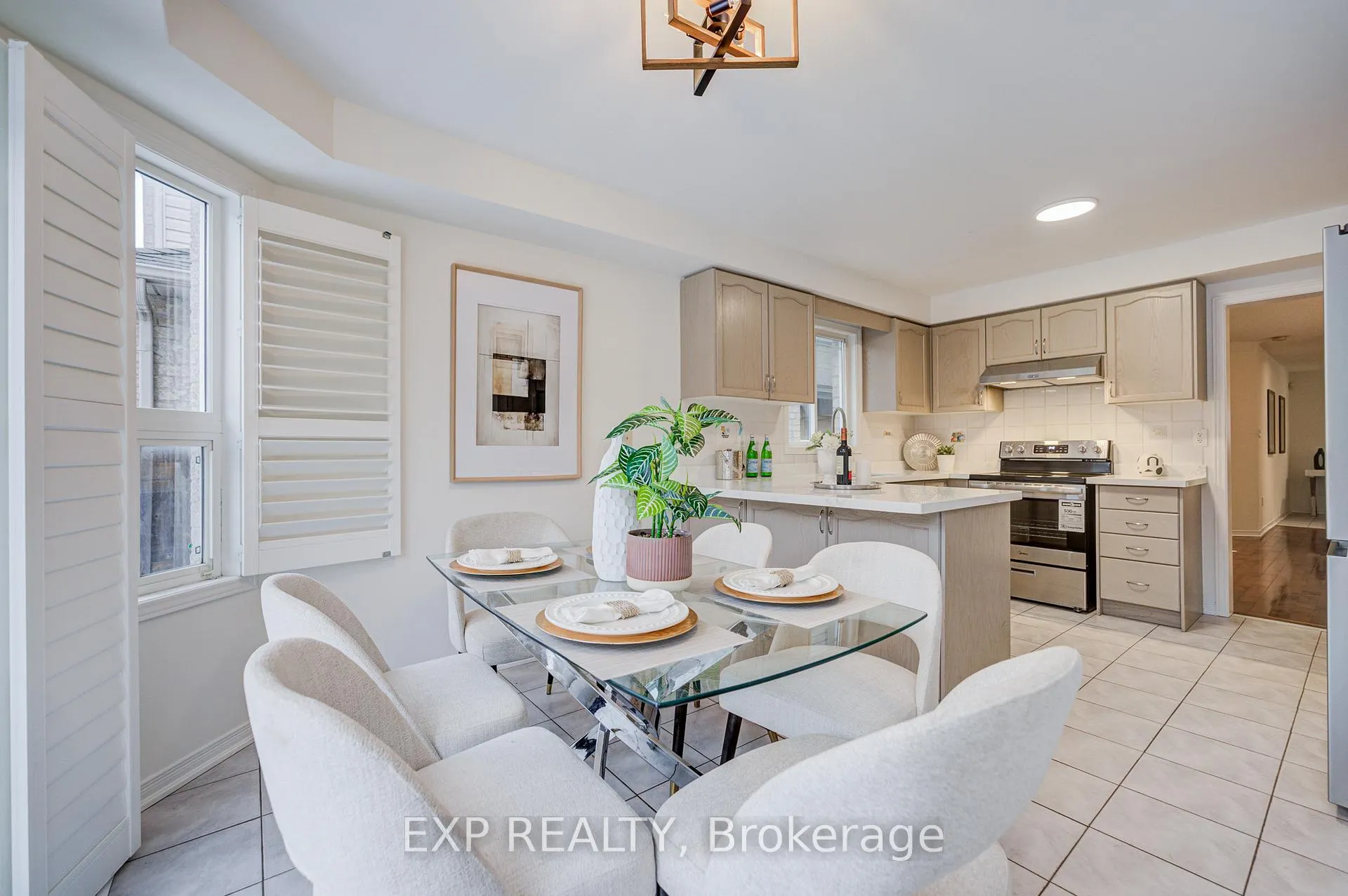 Photo 19 of 121 Hillwood Street, Markham, Berczy — HOMEH