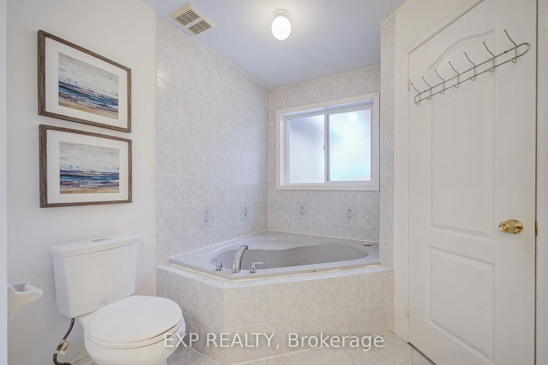 Photo 24 of 121 Hillwood Street, Markham, Berczy — HOMEH