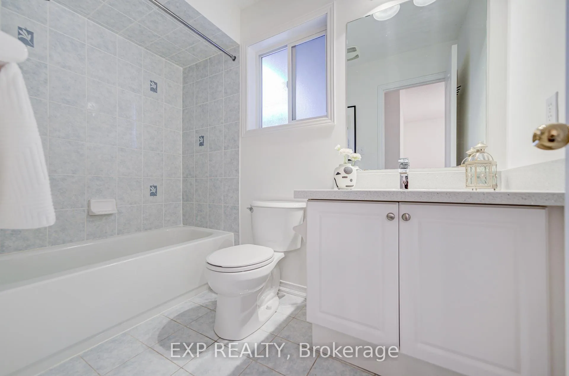 Photo 29 of 121 Hillwood Street, Markham, Berczy — HOMEH