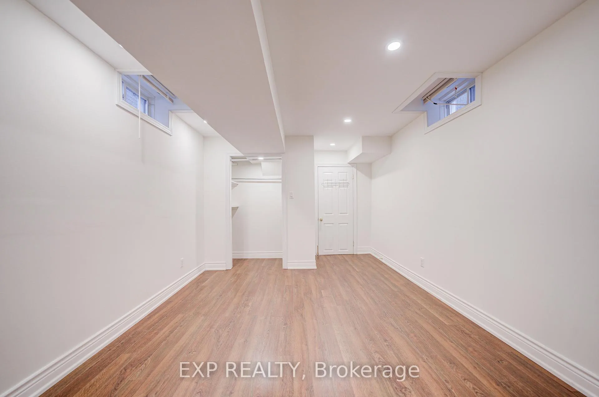 Photo 33 of 121 Hillwood Street, Markham, Berczy — HOMEH
