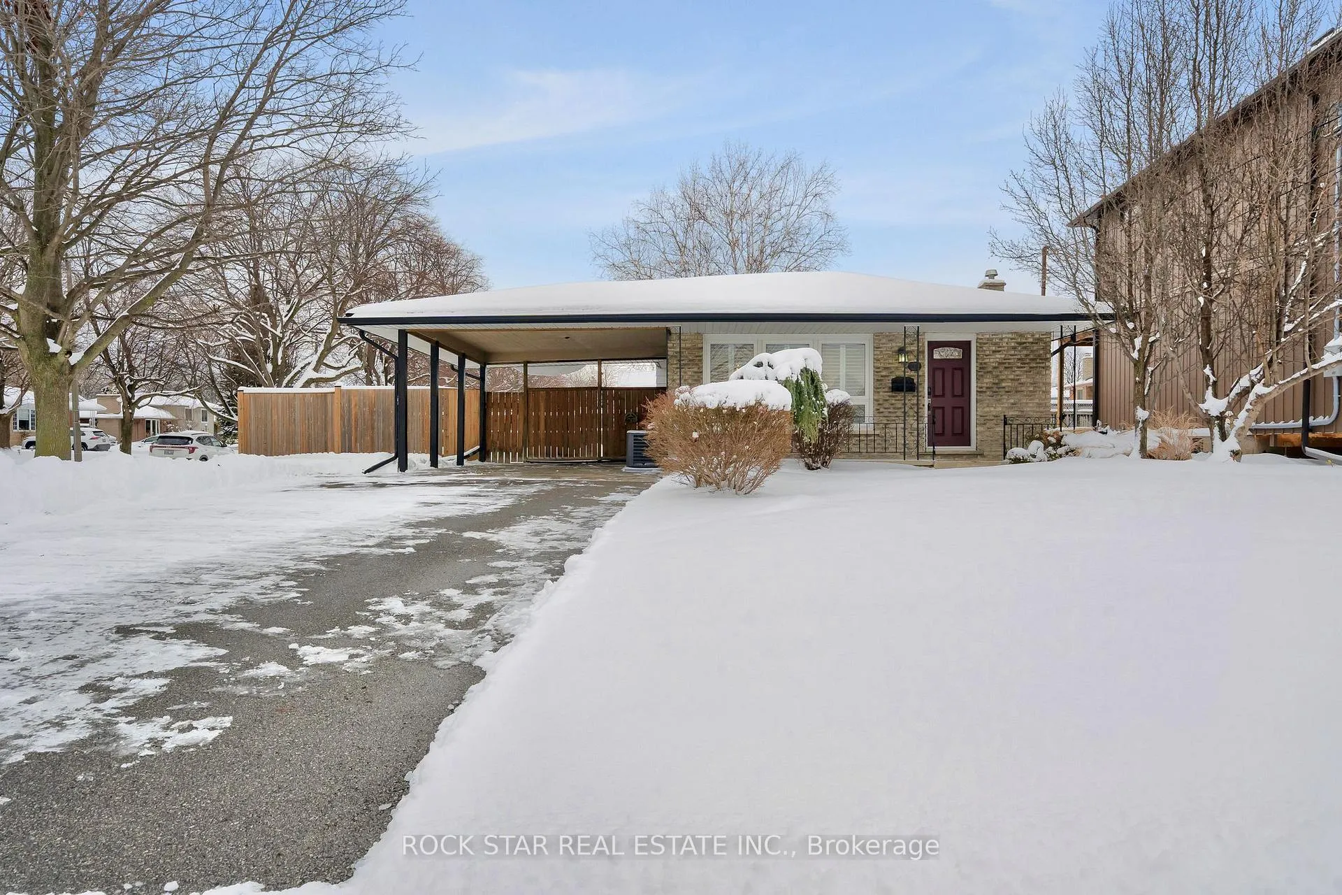Photo 1 of 40 Linlake Drive, St. Catharines, Lakeport — HOMEH