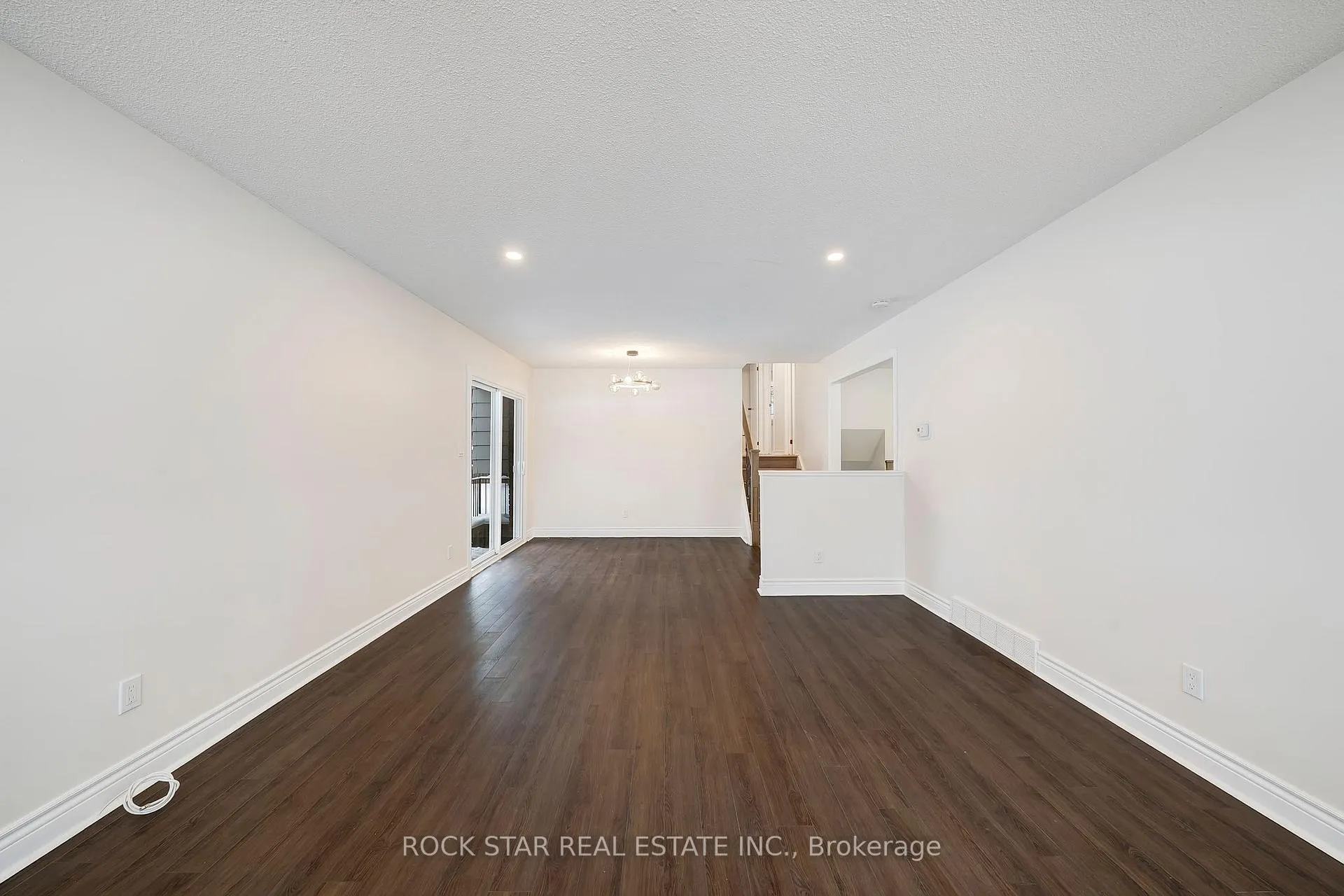Photo 4 of 40 Linlake Drive, St. Catharines, Lakeport — HOMEH