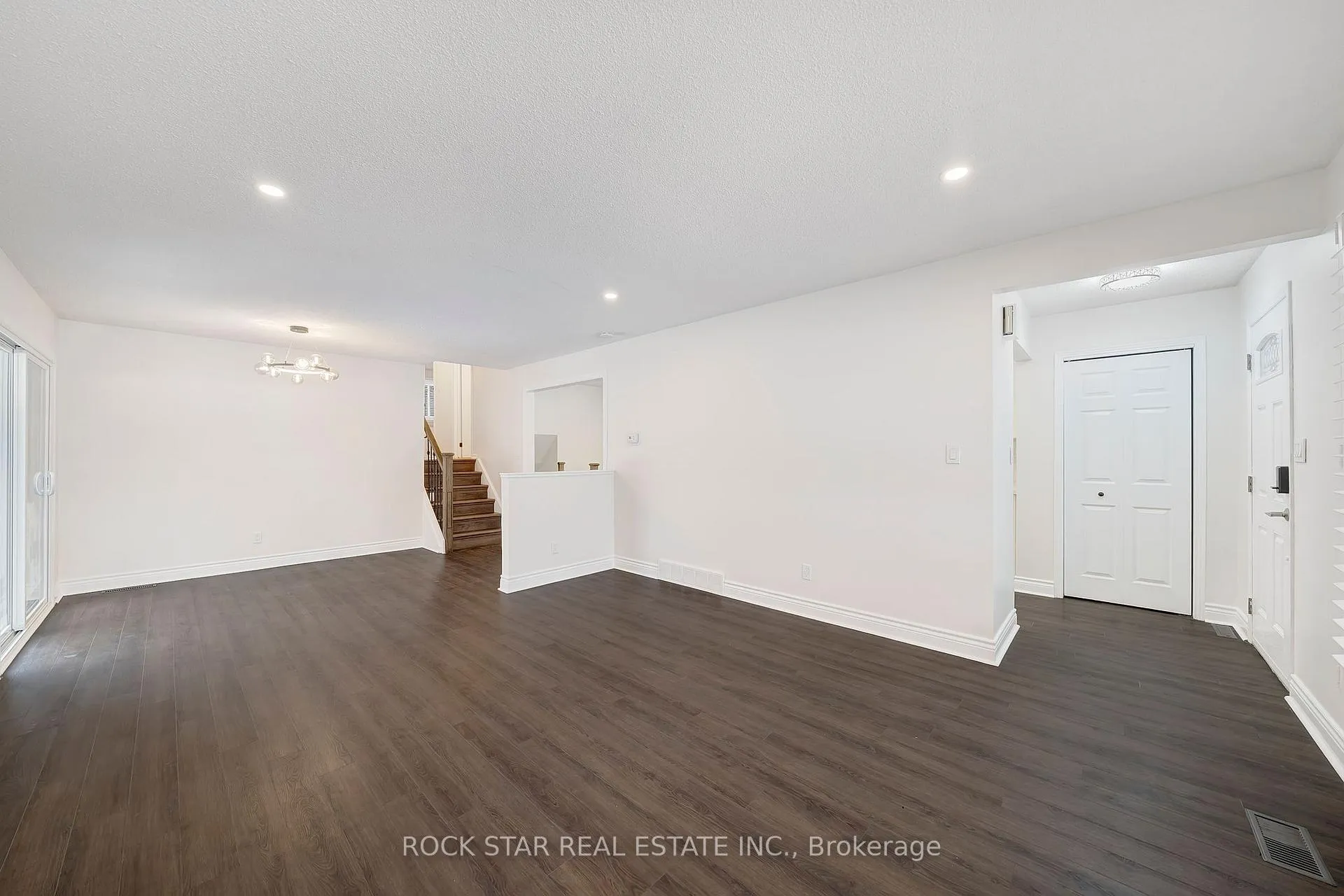 Photo 5 of 40 Linlake Drive, St. Catharines, Lakeport — HOMEH