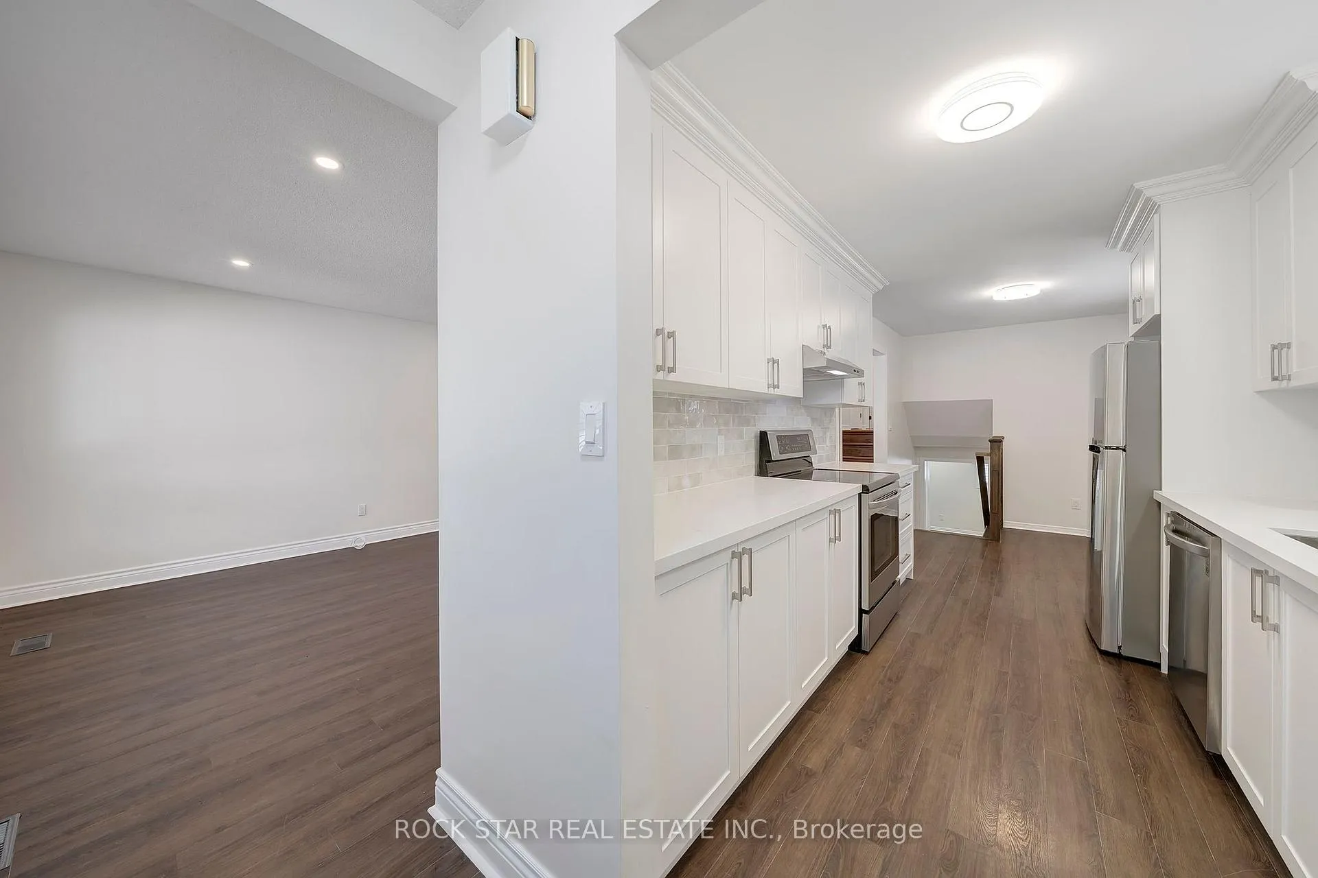Photo 11 of 40 Linlake Drive, St. Catharines, Lakeport — HOMEH