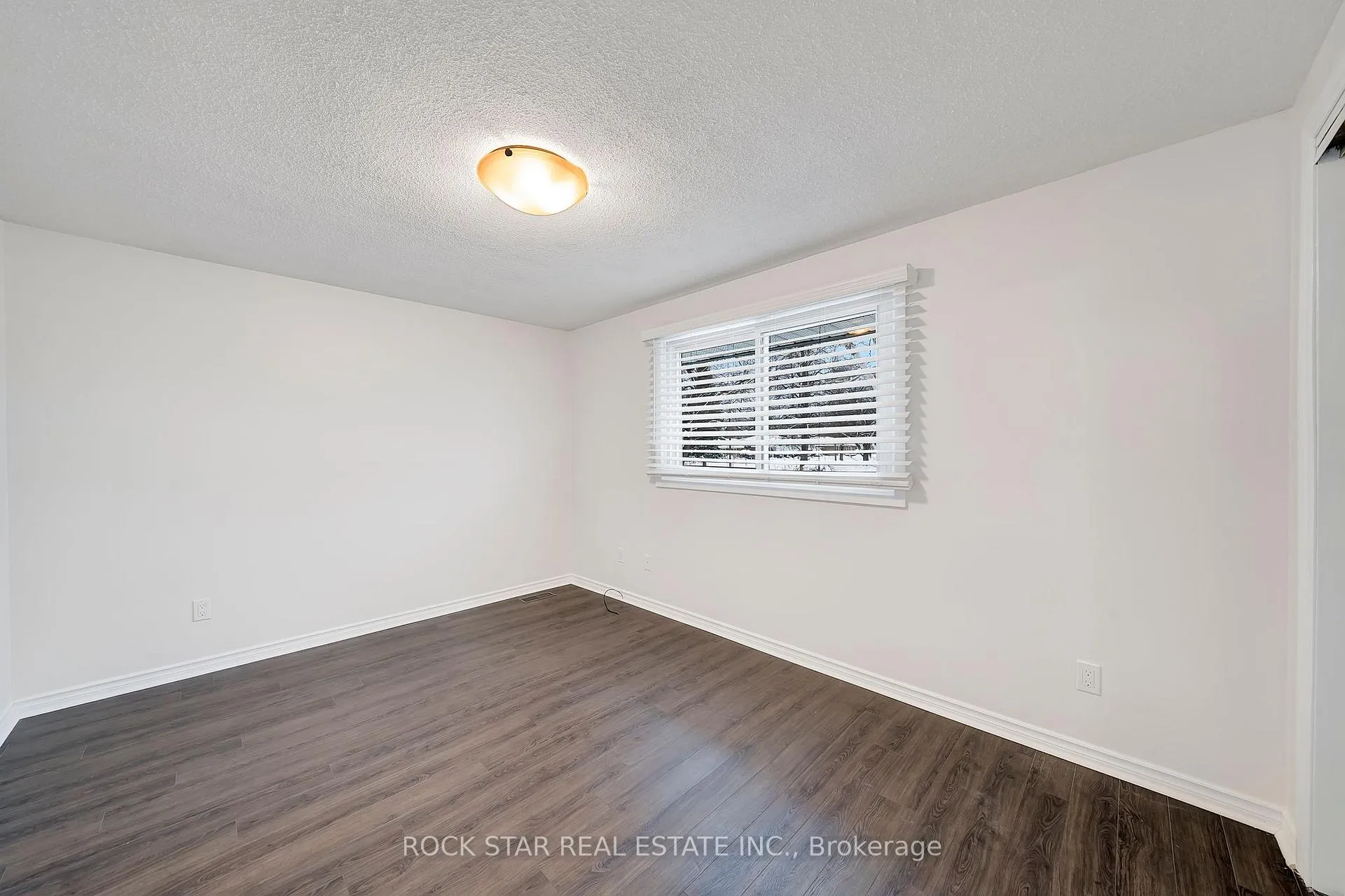 Photo 19 of 40 Linlake Drive, St. Catharines, Lakeport — HOMEH