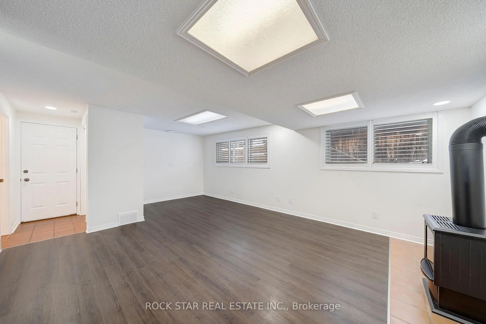 Photo 22 of 40 Linlake Drive, St. Catharines, Lakeport — HOMEH