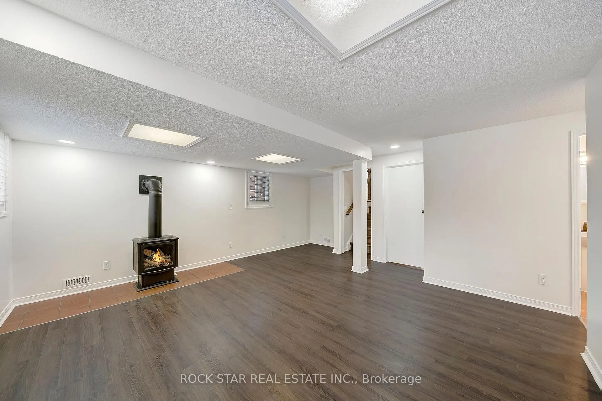 Photo 24 of 40 Linlake Drive, St. Catharines, Lakeport — HOMEH