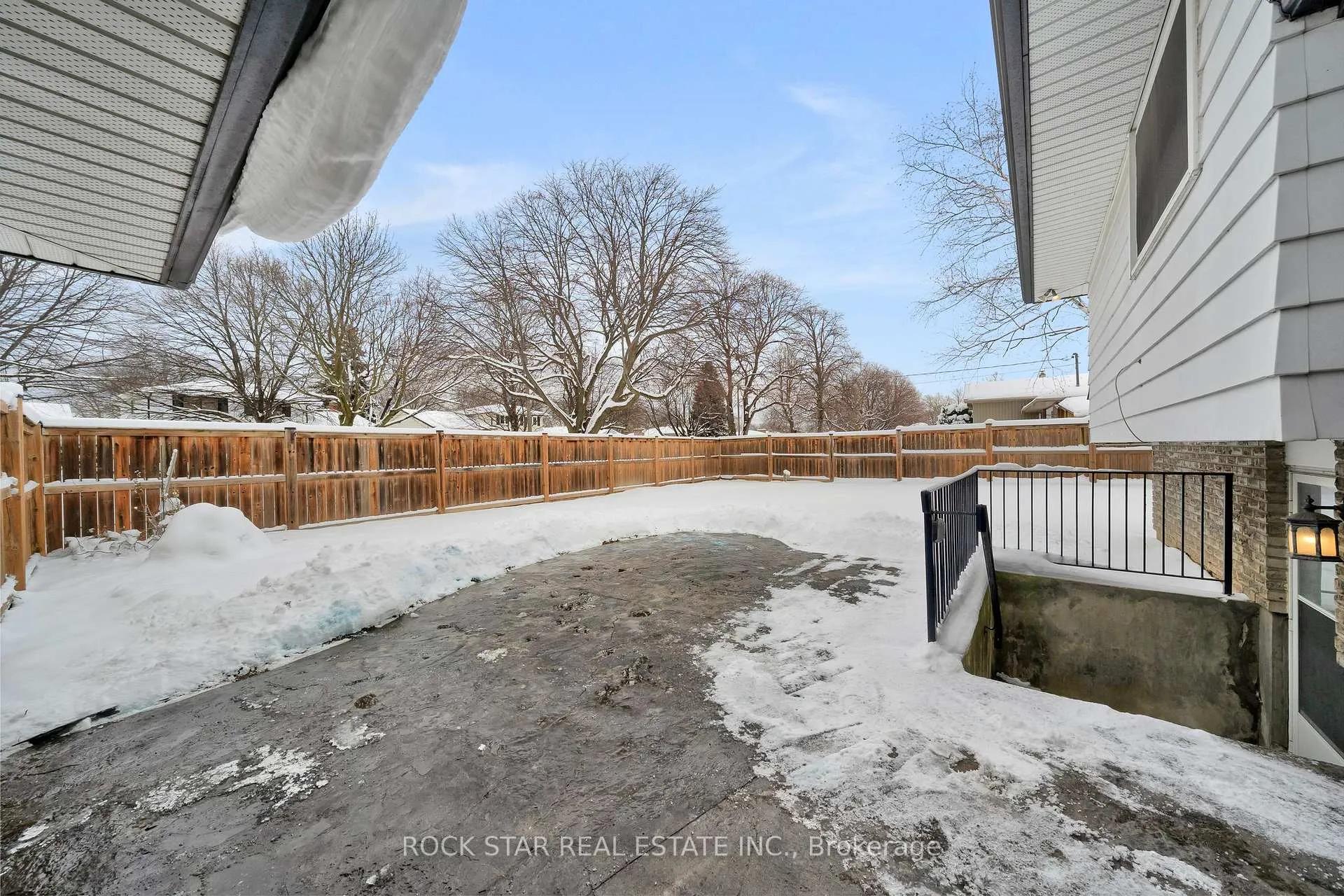 Photo 27 of 40 Linlake Drive, St. Catharines, Lakeport — HOMEH