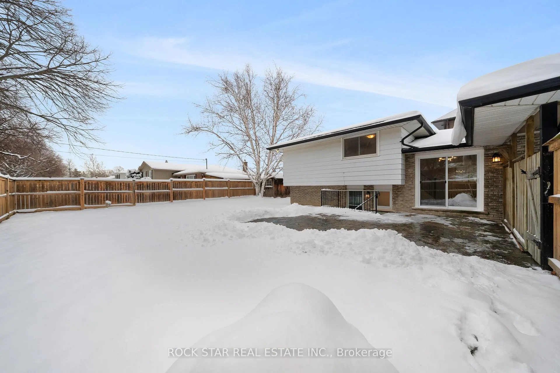 Photo 28 of 40 Linlake Drive, St. Catharines, Lakeport — HOMEH