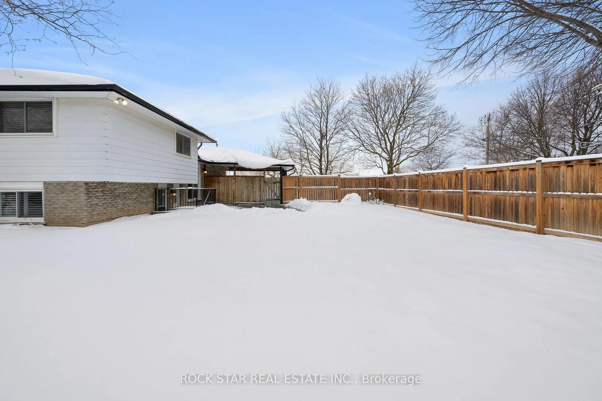 Photo 30 of 40 Linlake Drive, St. Catharines, Lakeport — HOMEH