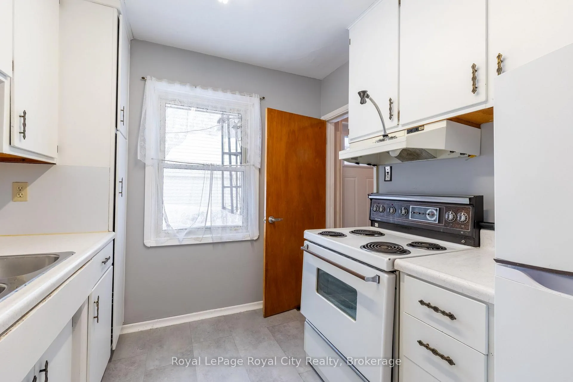 Photo 14 of 35 Dumbarton Street, Guelph, Riverside Park — HOMEH