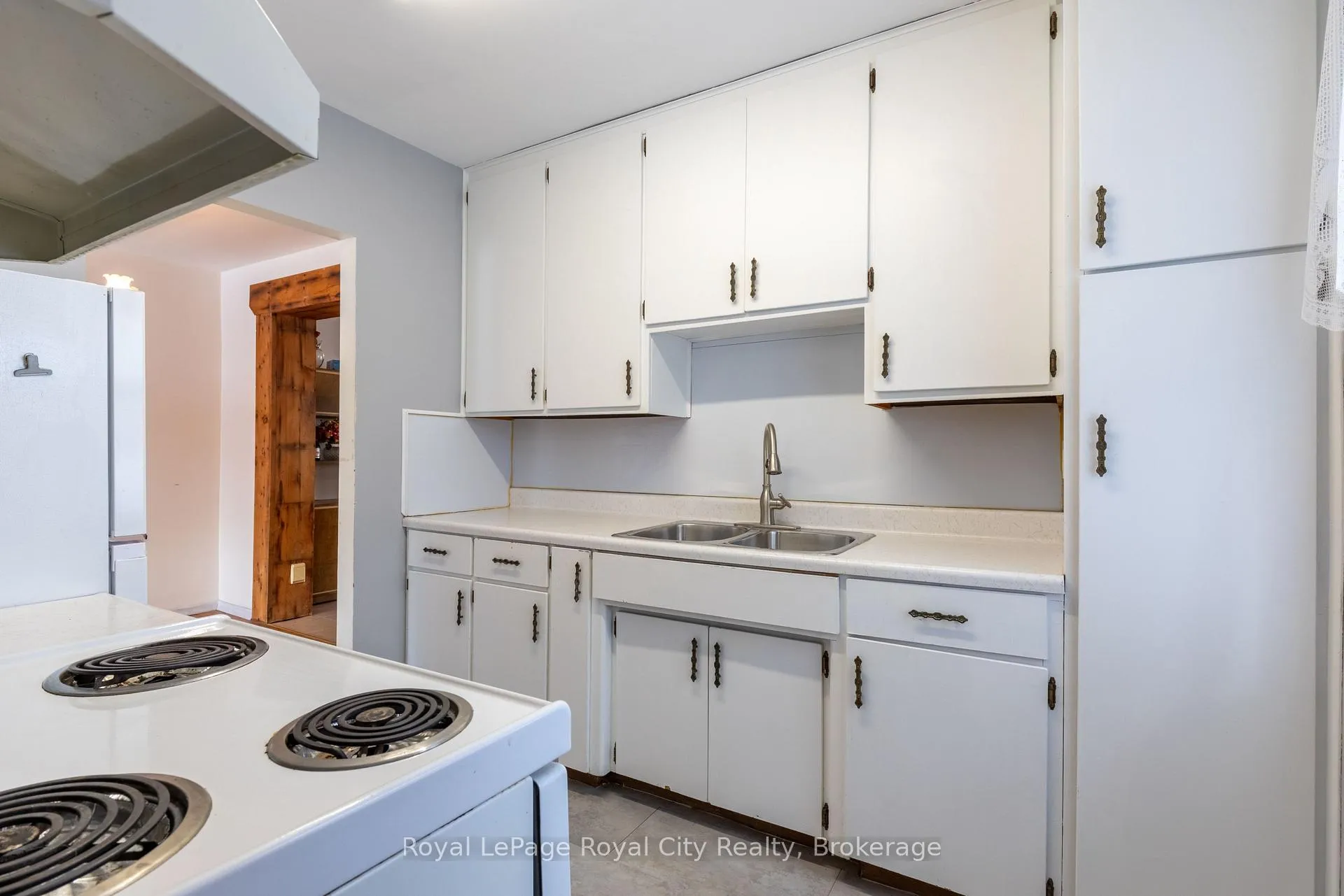 Photo 15 of 35 Dumbarton Street, Guelph, Riverside Park — HOMEH