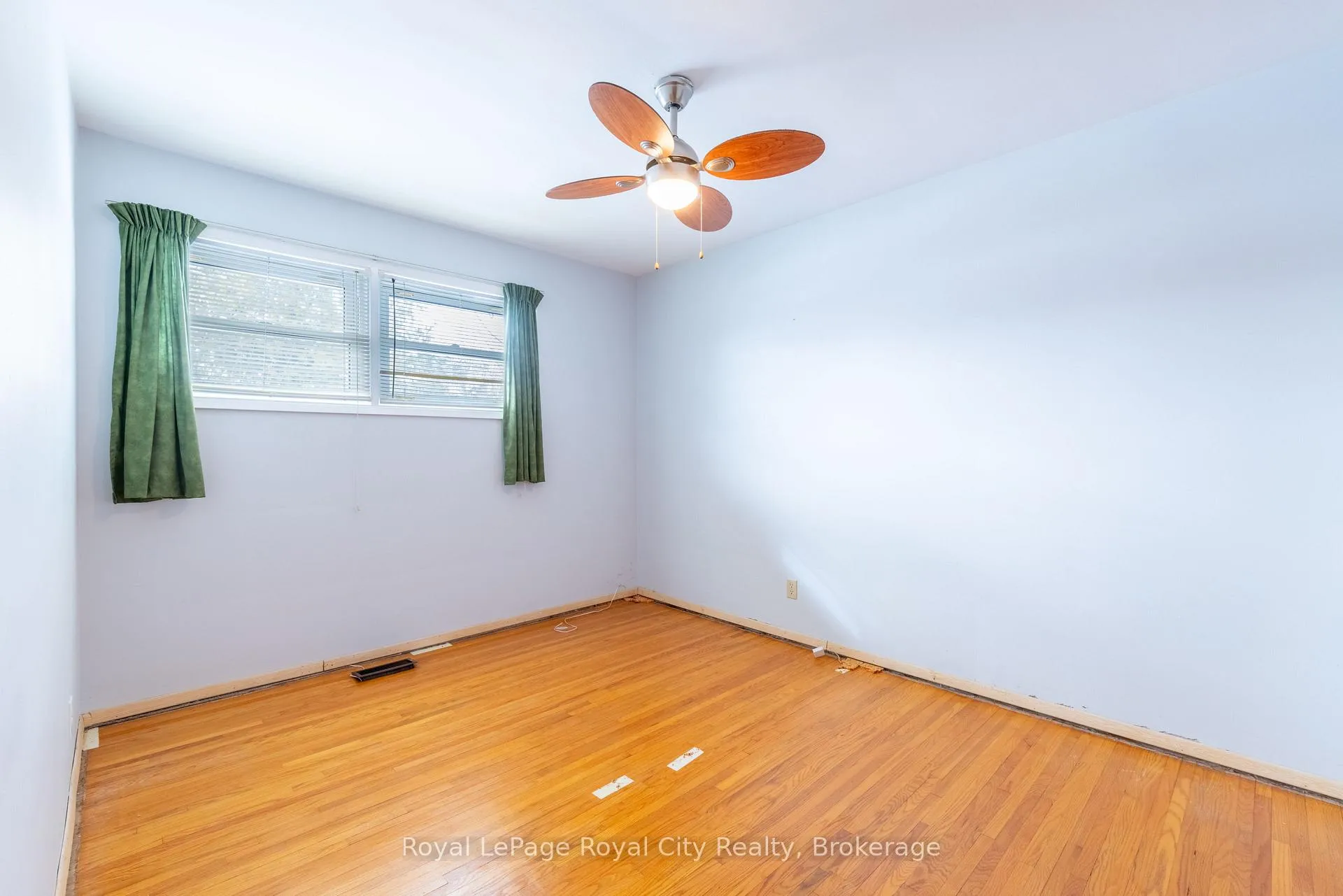 Photo 19 of 35 Dumbarton Street, Guelph, Riverside Park — HOMEH