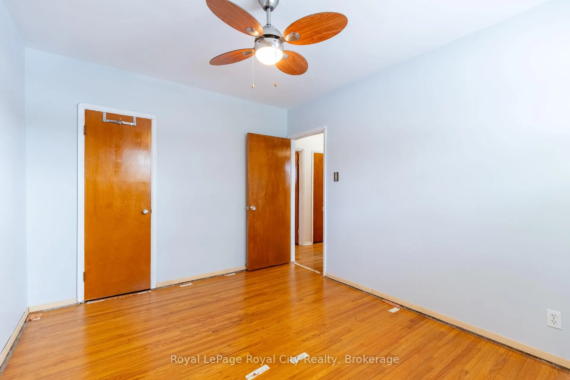 Photo 21 of 35 Dumbarton Street, Guelph, Riverside Park — HOMEH