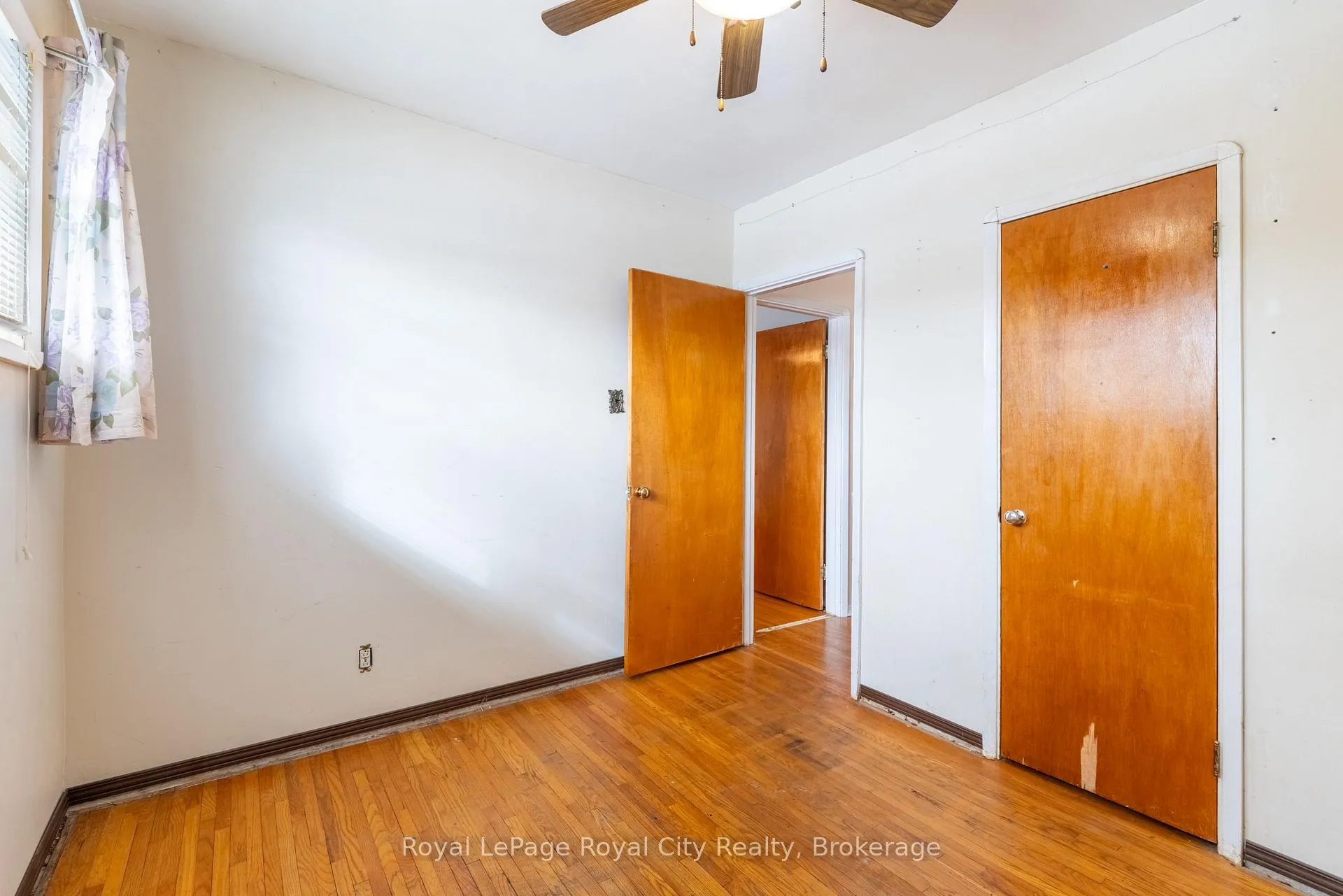Photo 24 of 35 Dumbarton Street, Guelph, Riverside Park — HOMEH