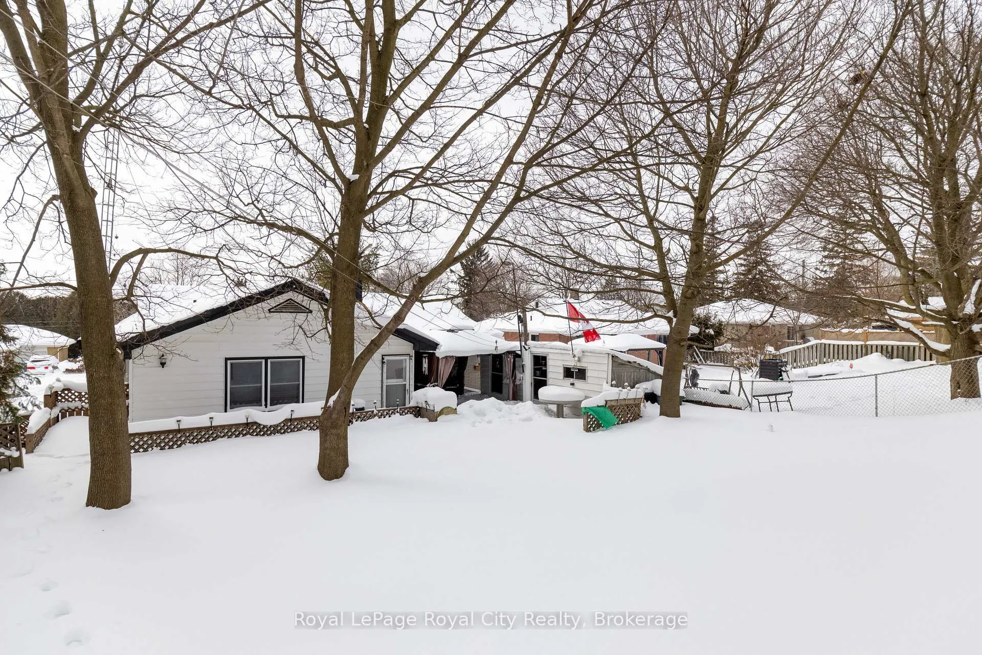 Photo 29 of 35 Dumbarton Street, Guelph, Riverside Park — HOMEH